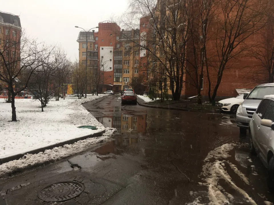 Квартира с оранжевой плиткой в прихожей, фото 2
