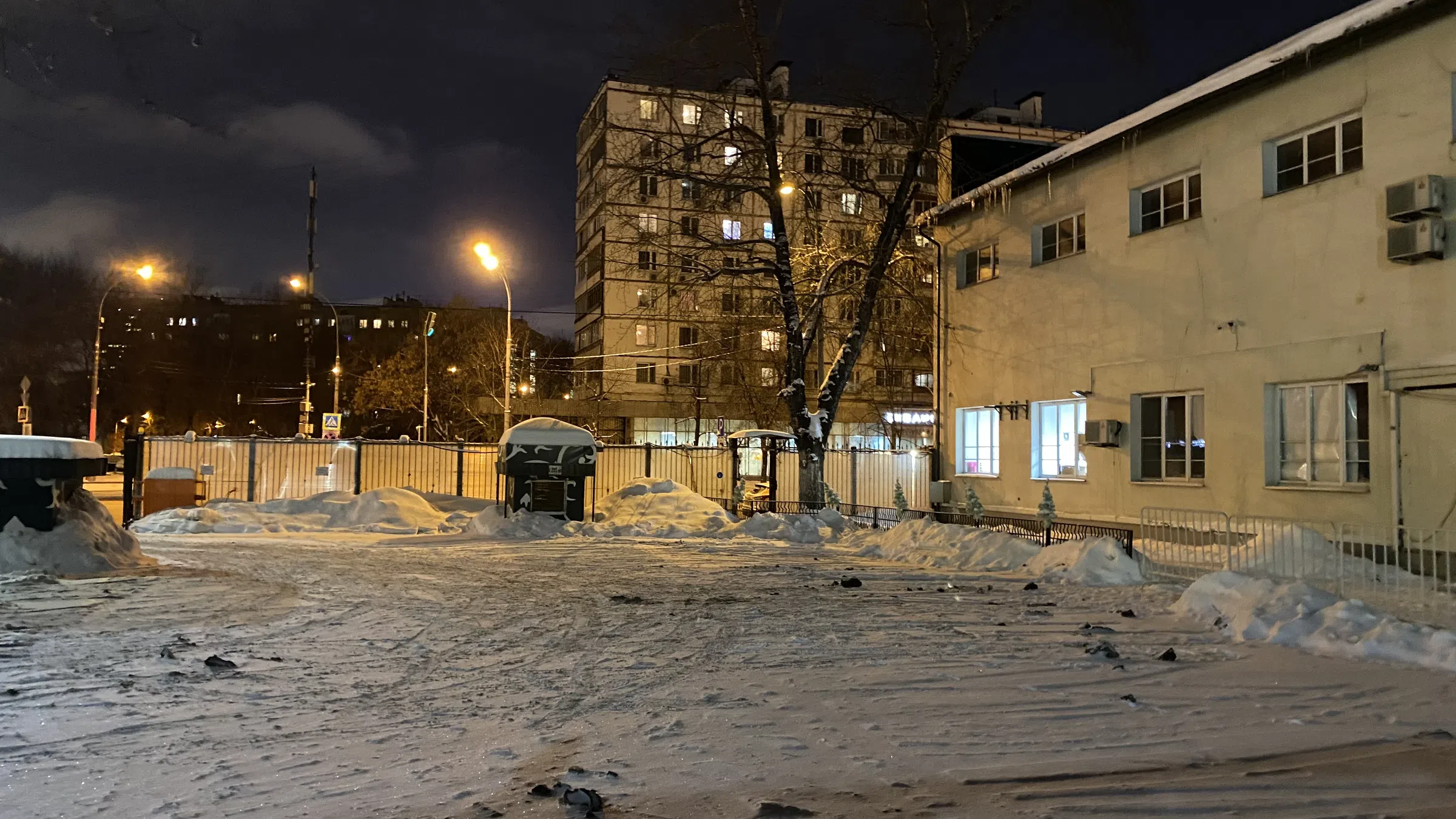 Клуб с синей подсветкой, фото 3