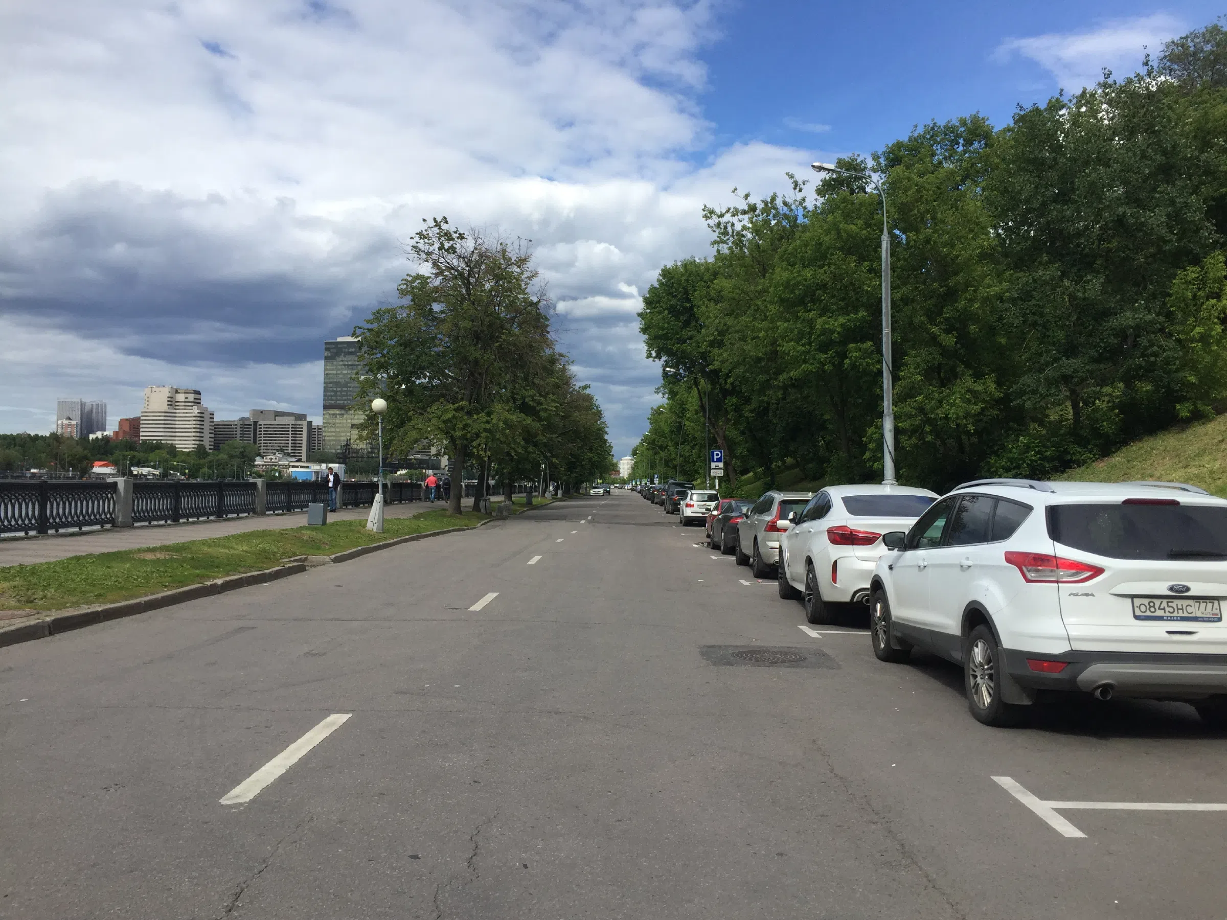 Набережная с бизнес-центром, фото 1