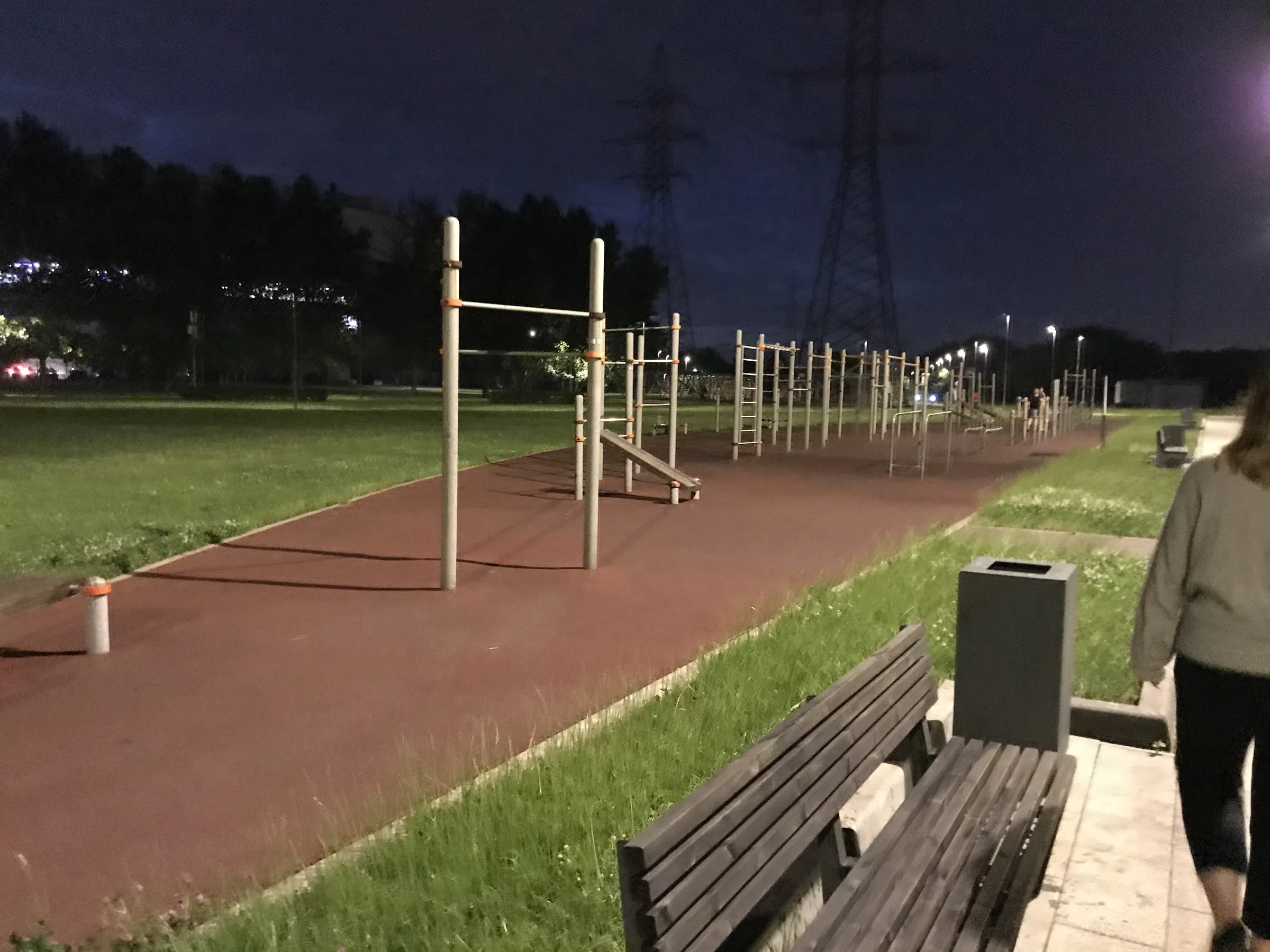 Набережная с мерцающими огнями, фото 11