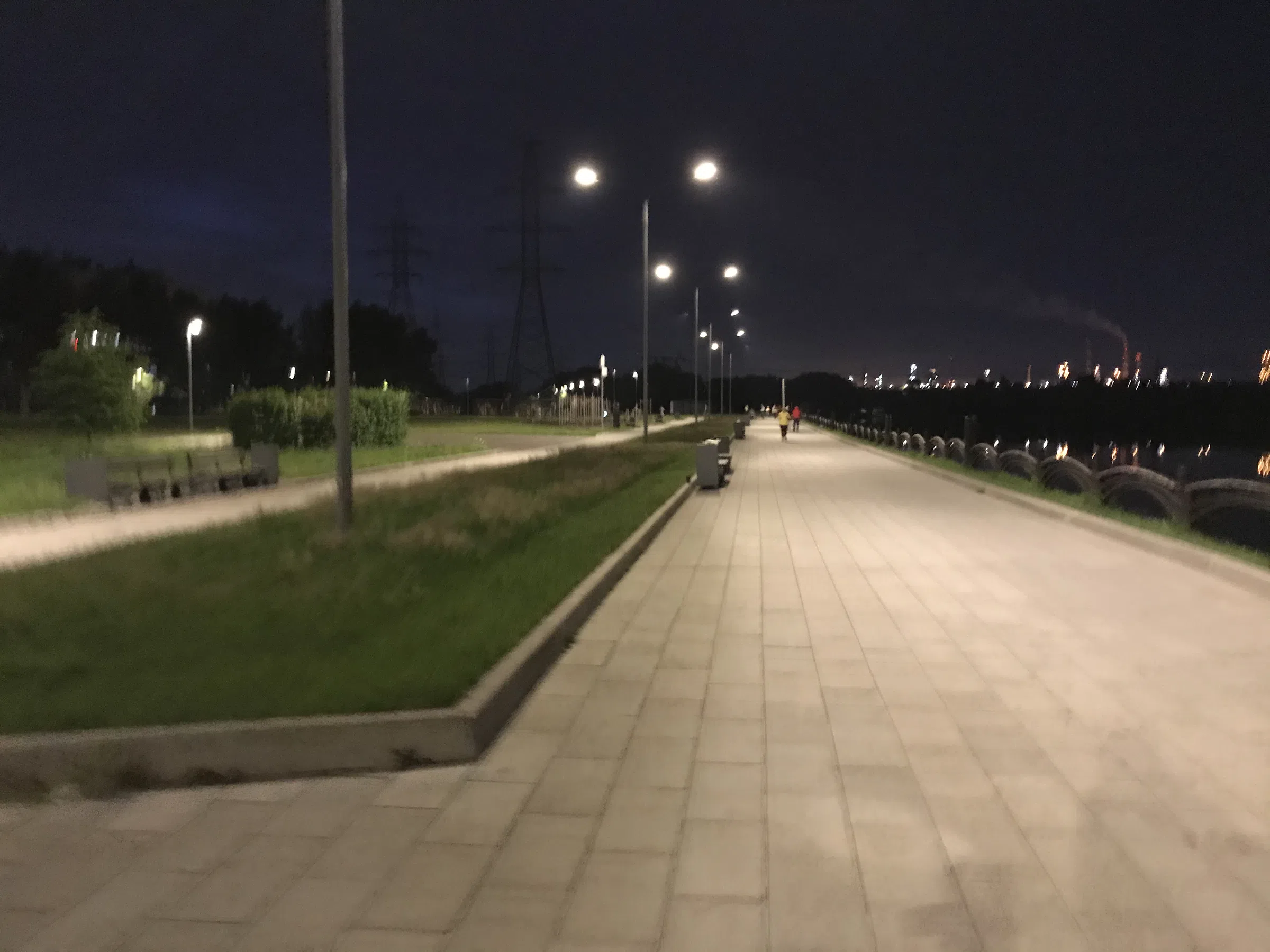 Набережная с мерцающими огнями, фото 8