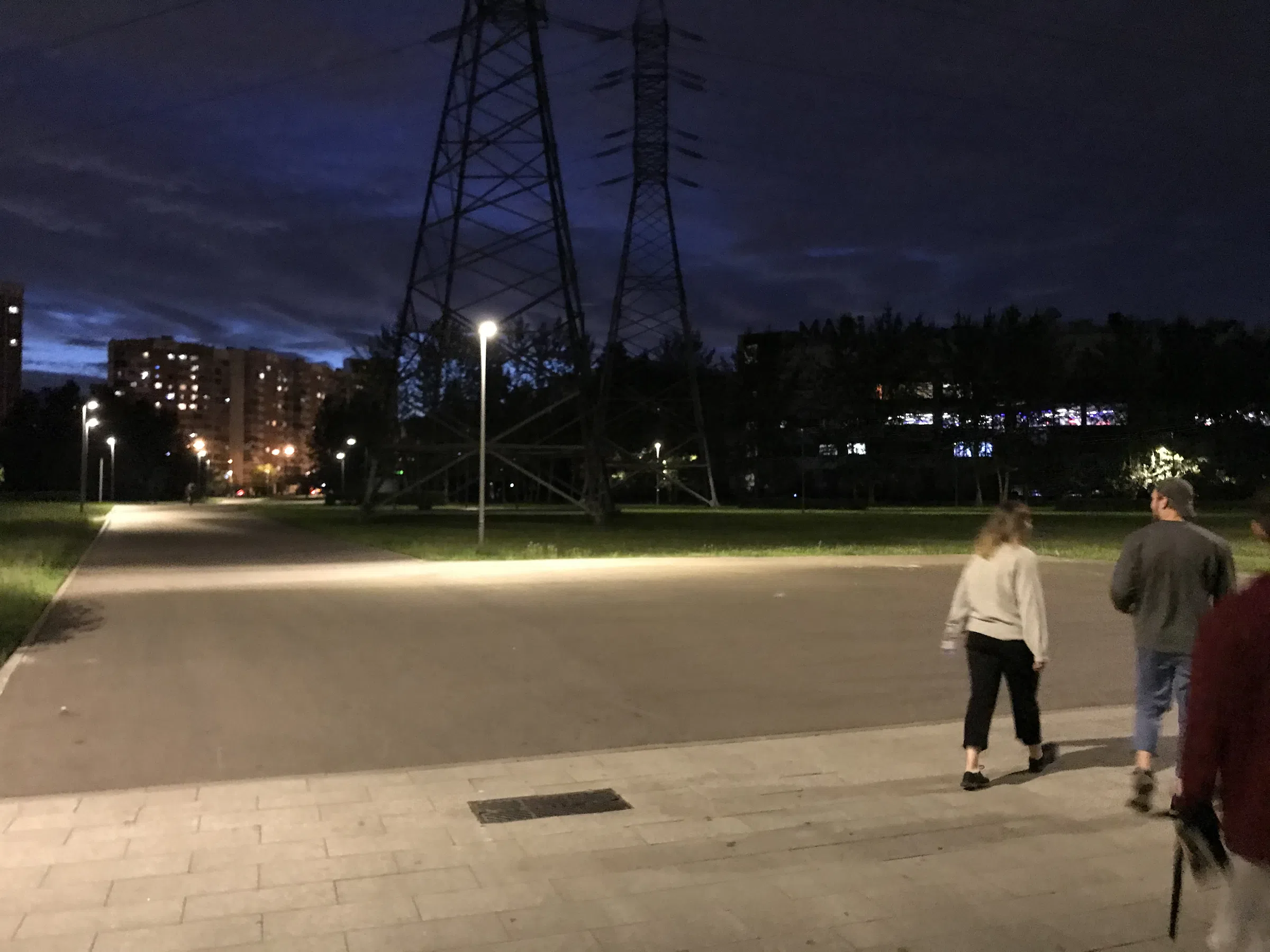 Набережная с мерцающими огнями, фото 9