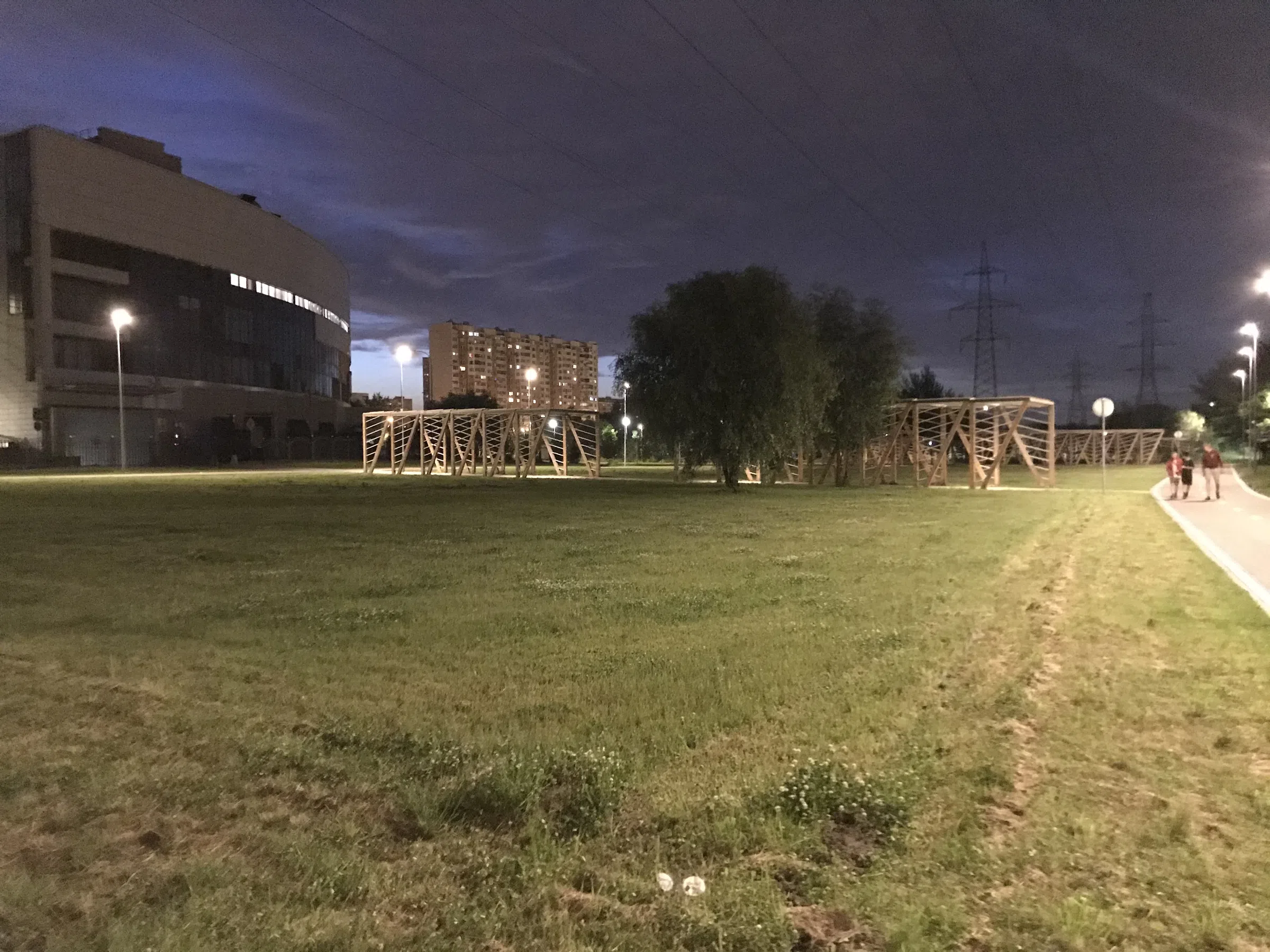 Набережная с мерцающими огнями, фото 16