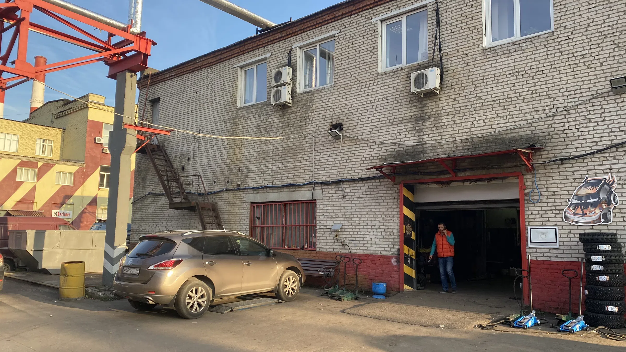 Автосервис с наружной лестницей, фото 3