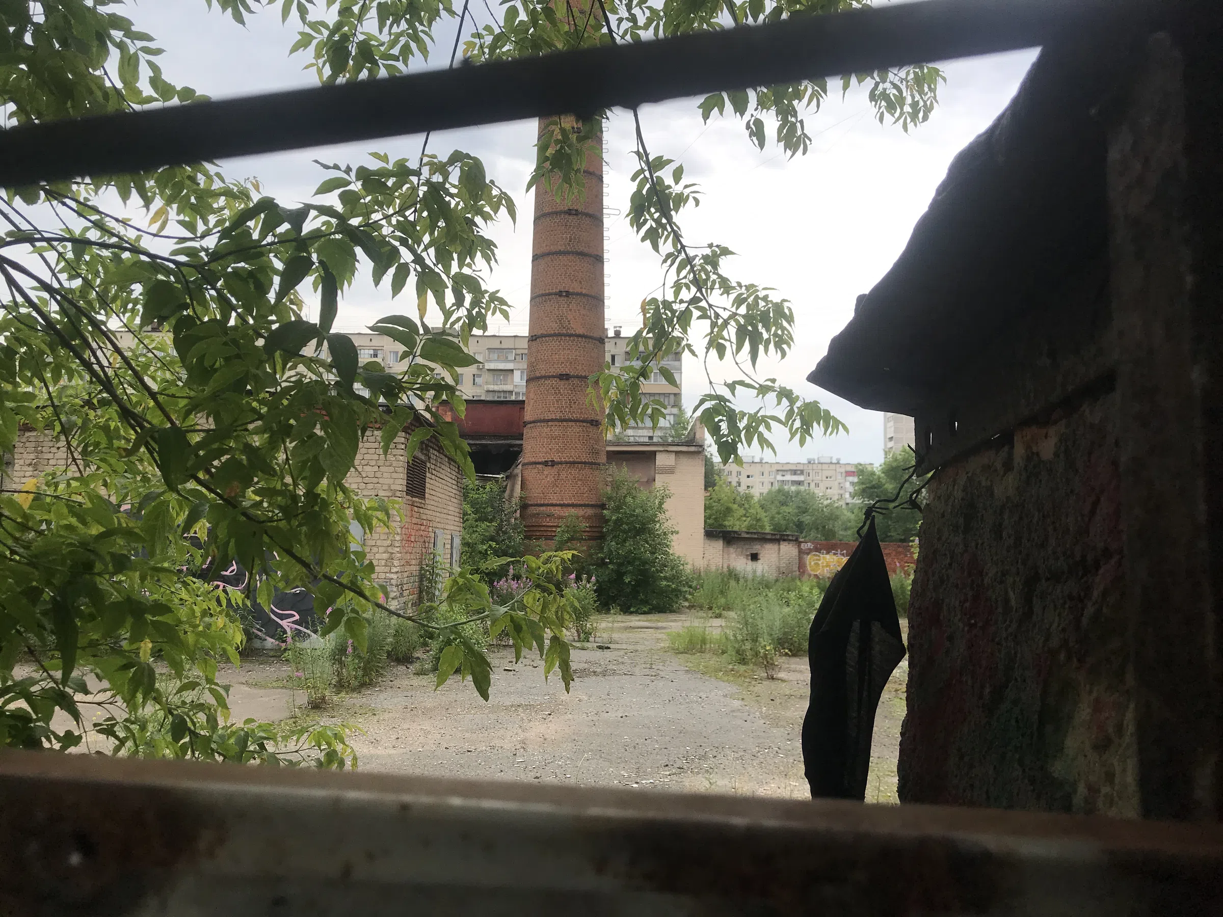 Котельная с высокой трубой, фото 13