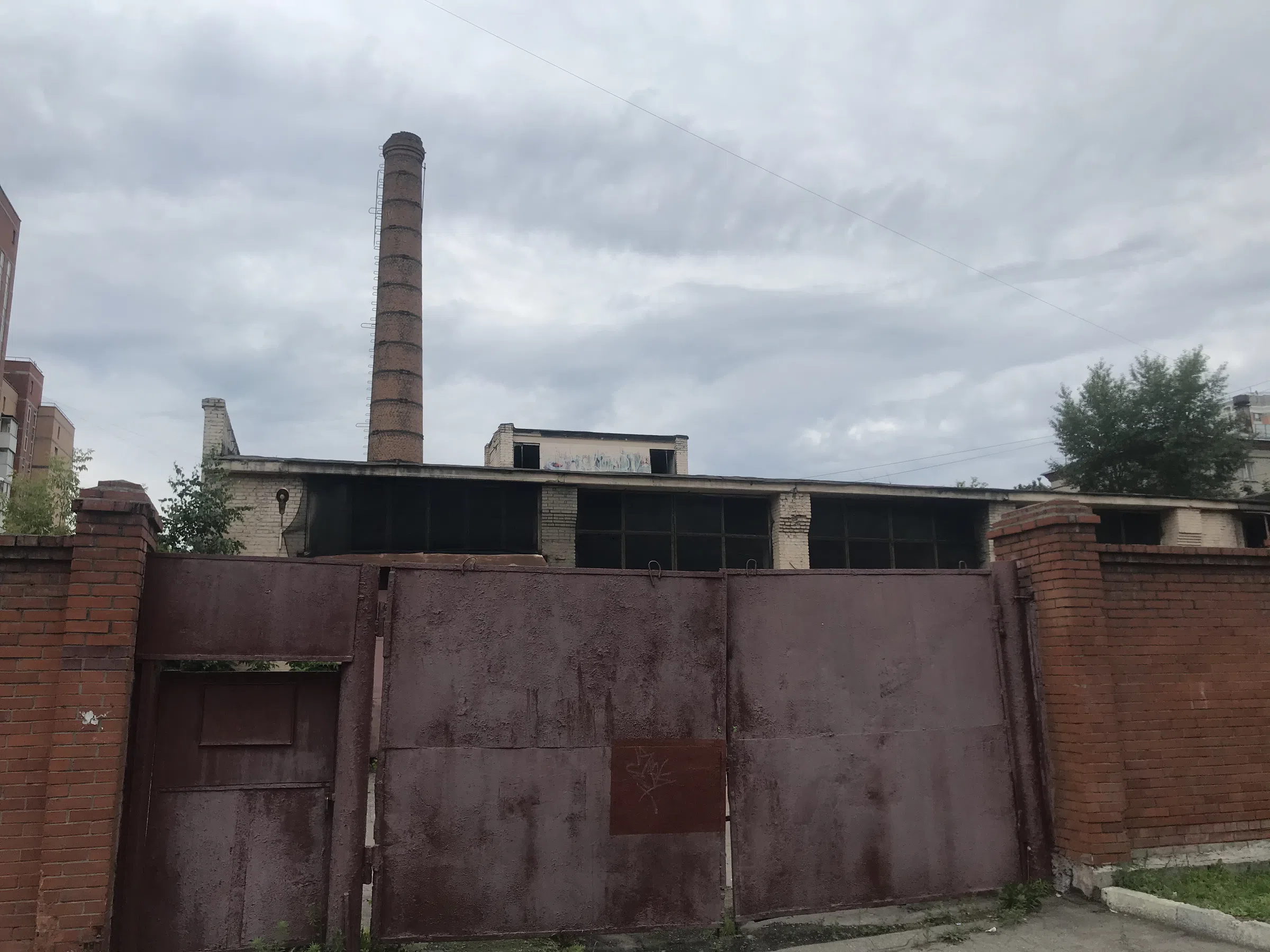 Котельная с высокой трубой, фото 1