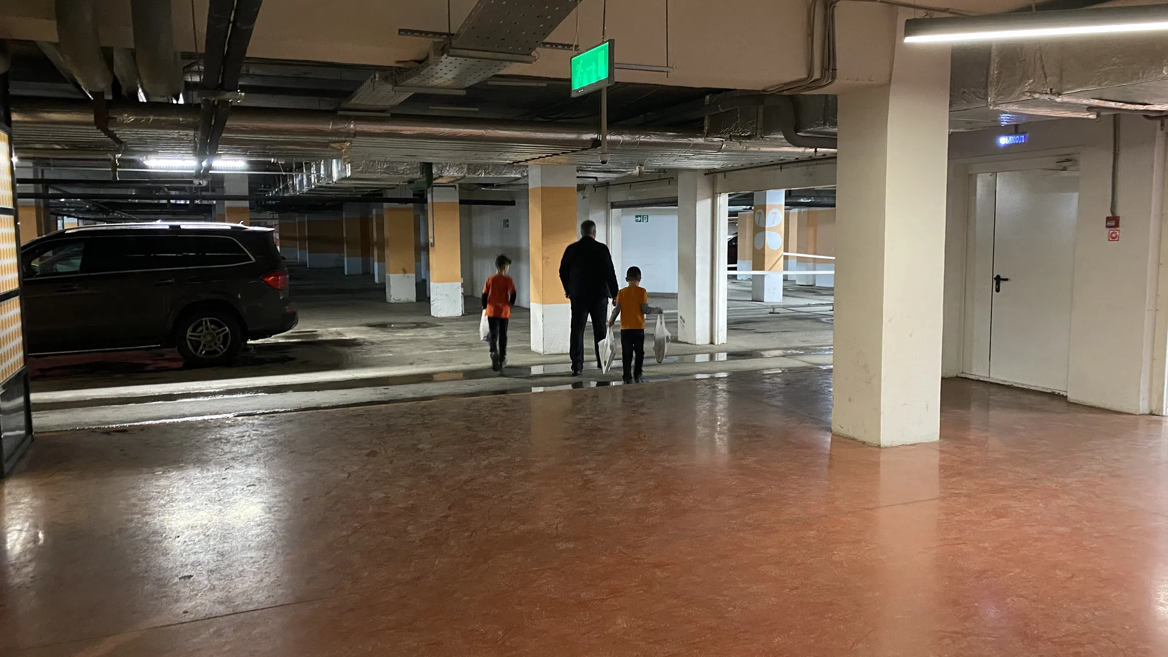 Подземная парковка торгового центра, фото 24