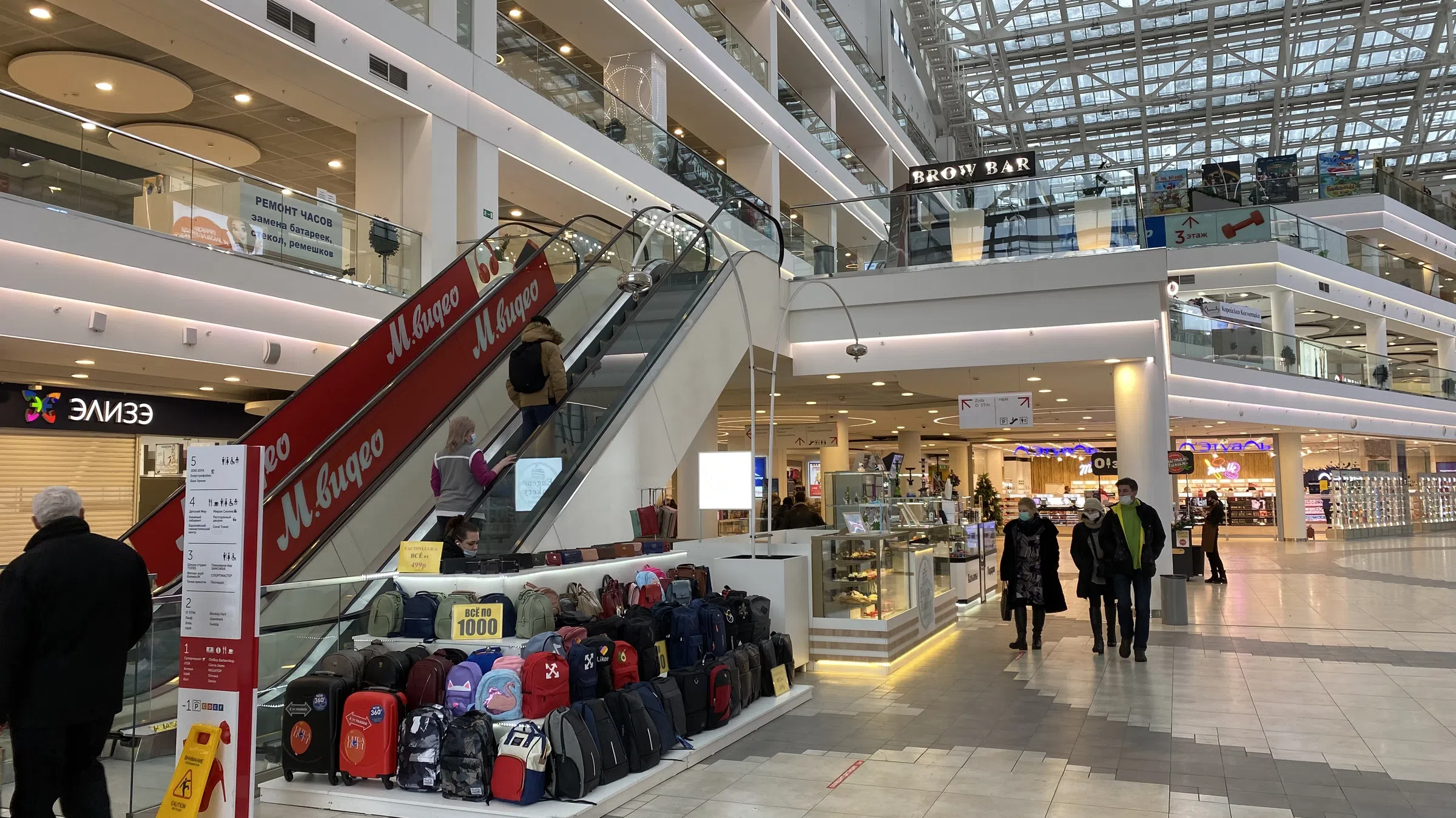Подземная парковка торгового центра, фото 2