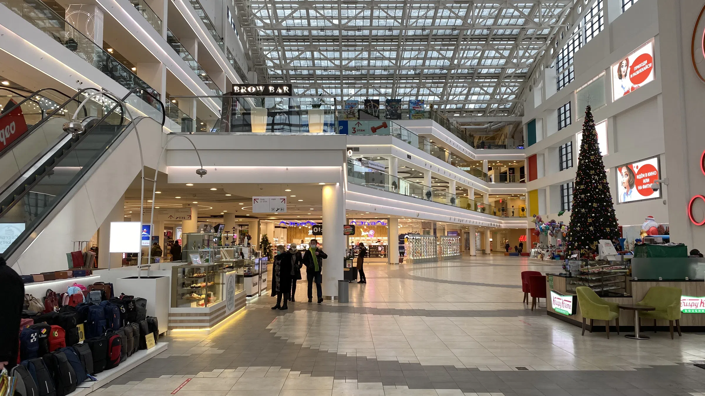 Подземная парковка торгового центра, фото 1