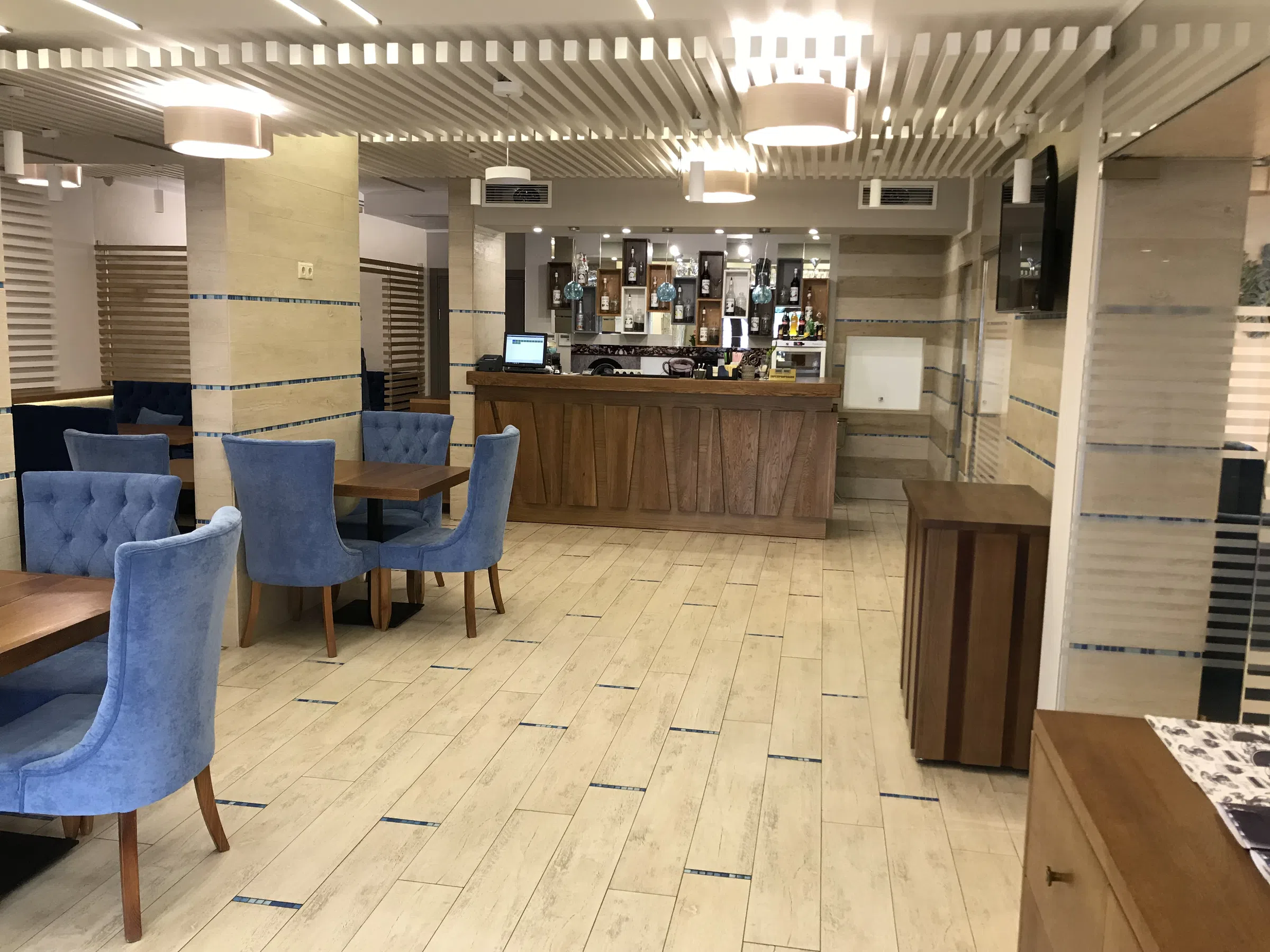 Кафе в голубых тонах, фото 3
