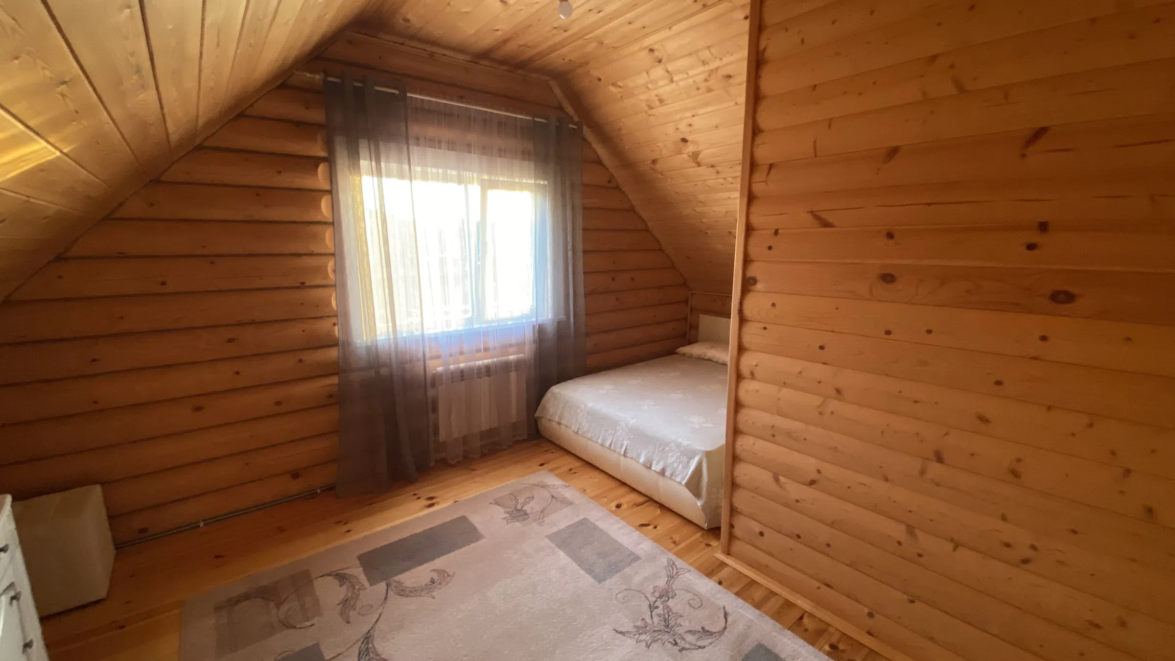 Деревенский дом со срубом, фото 11