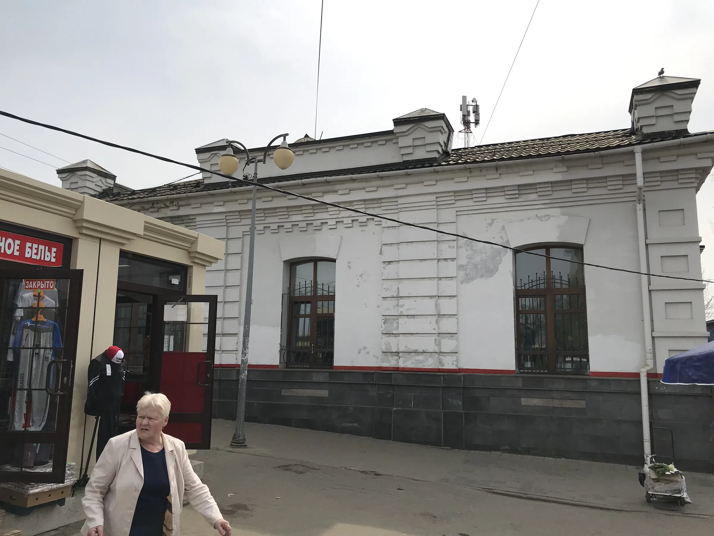 Белый вокзал с рельсами, фото 13
