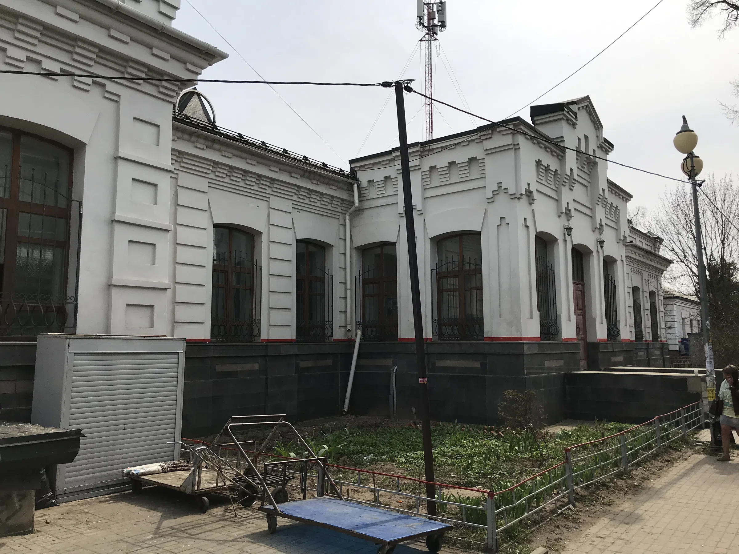 Белый вокзал с рельсами, фото 20