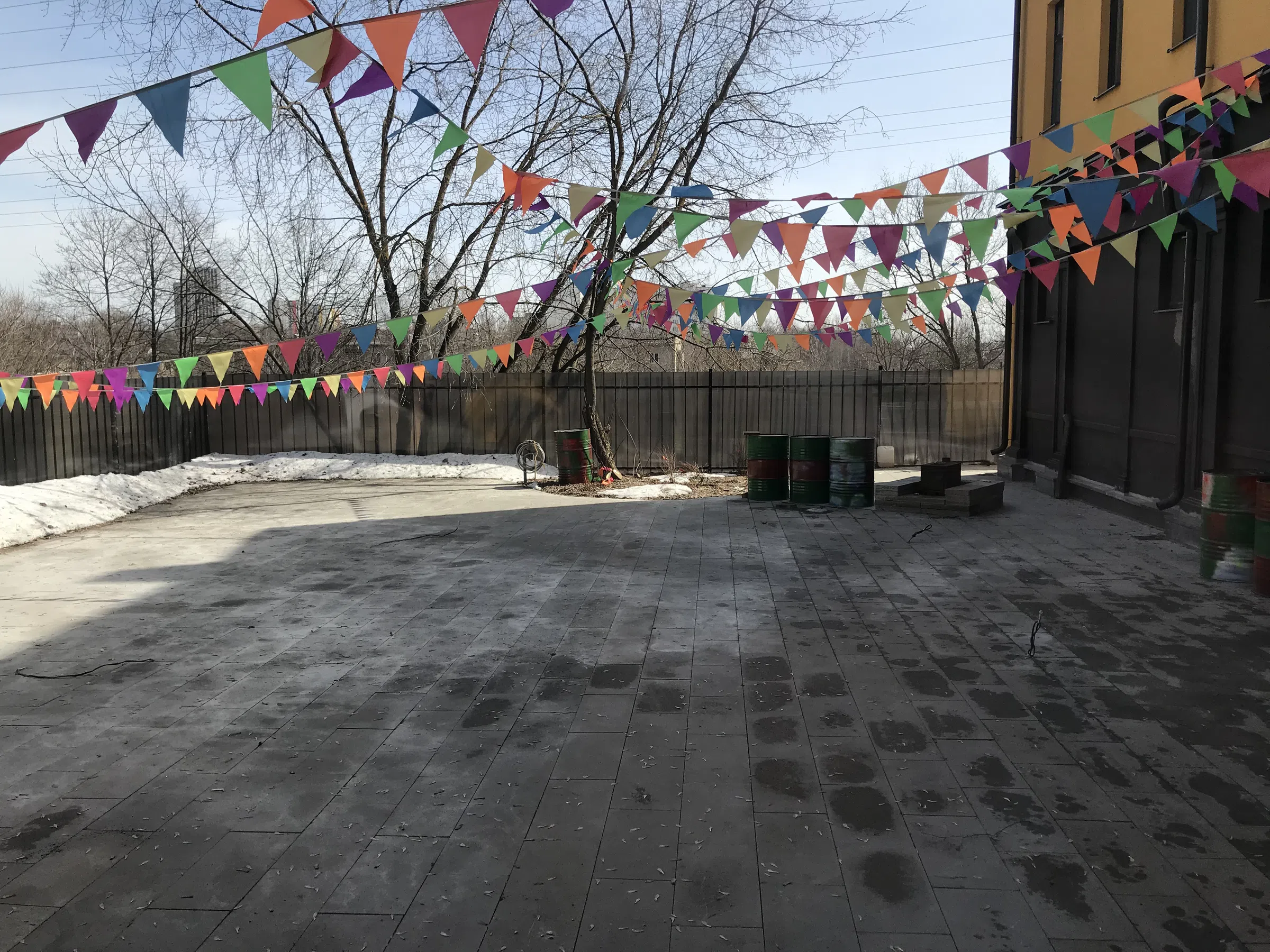 Паб с высокими окнами, фото 22