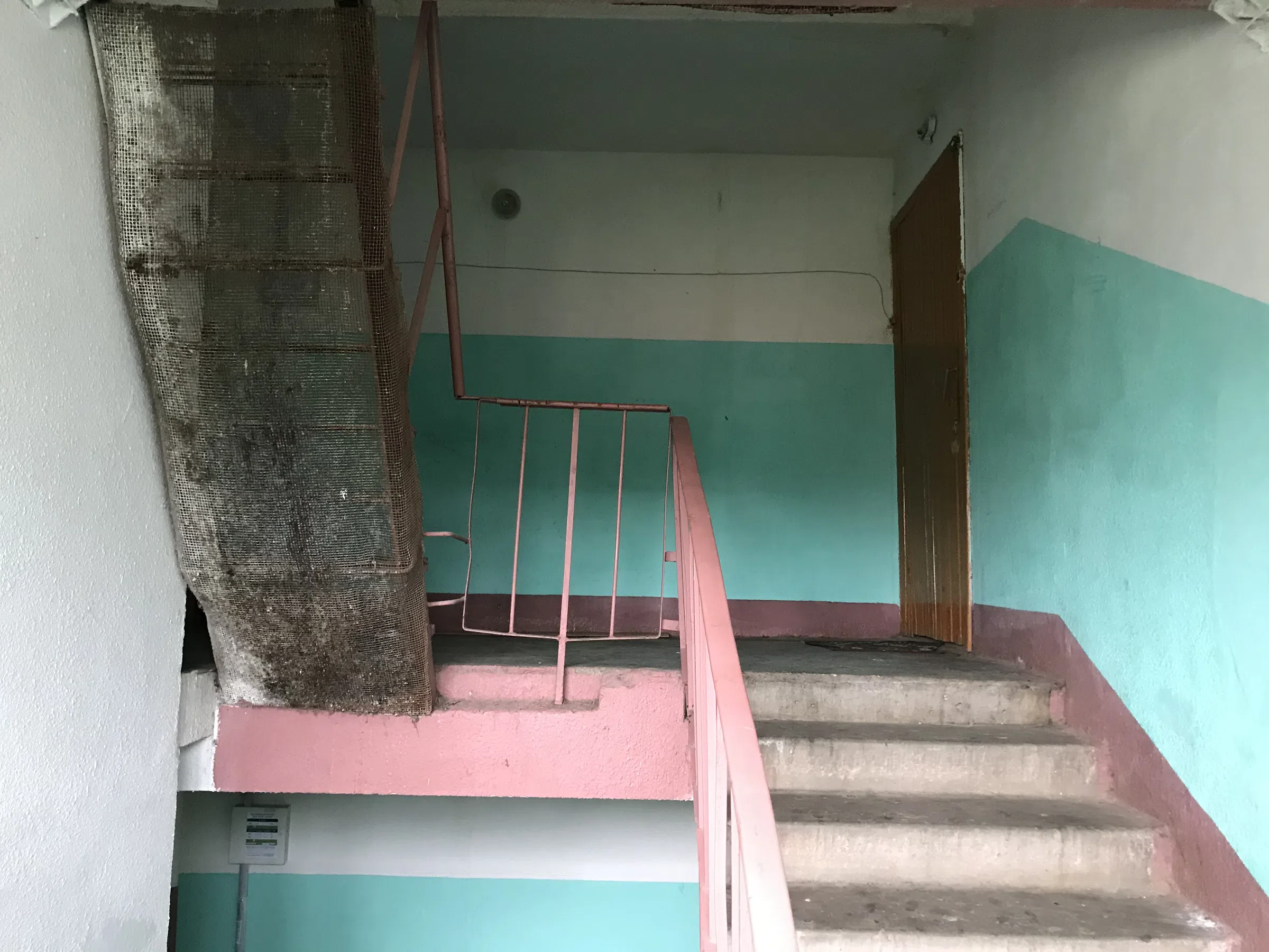 Панелька с двориком, фото 10