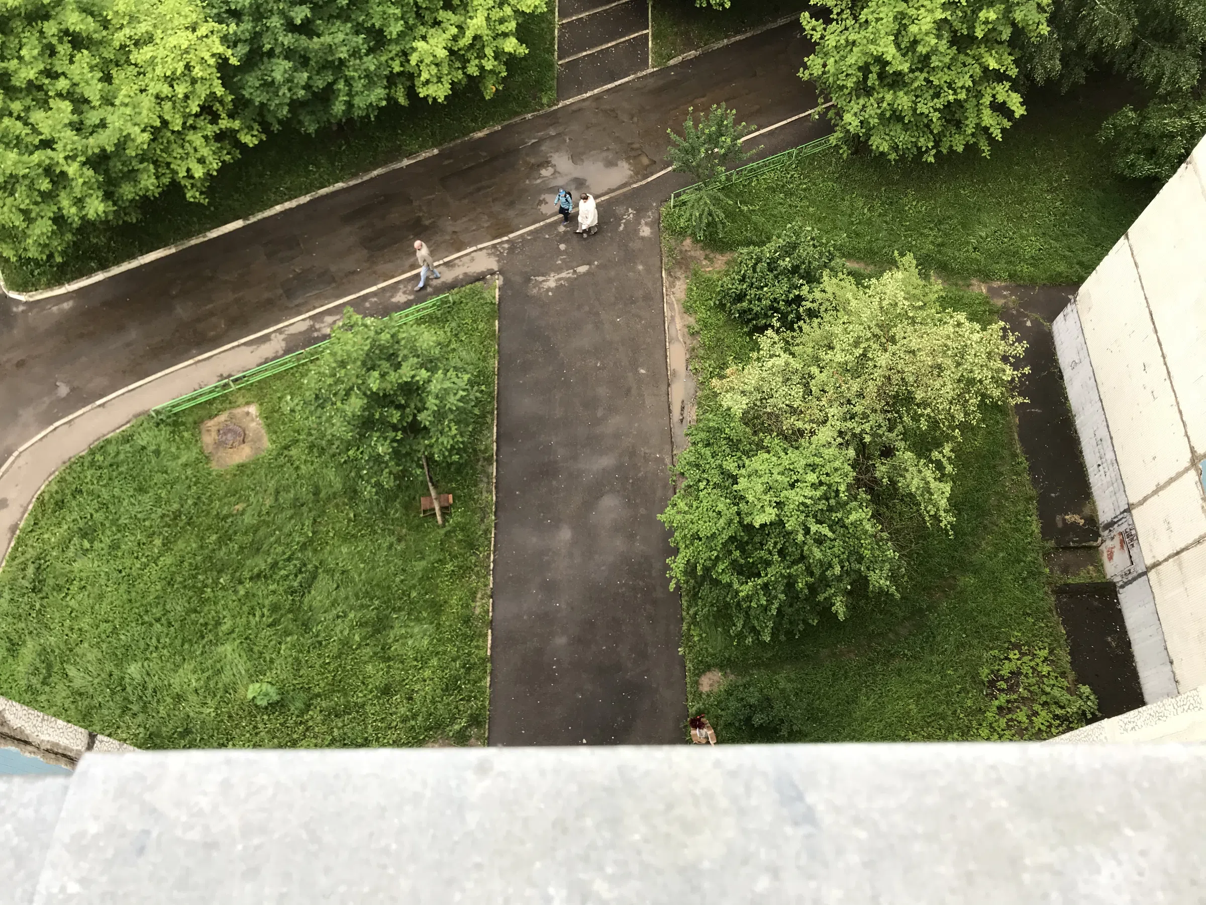 Панелька с двориком, фото 13