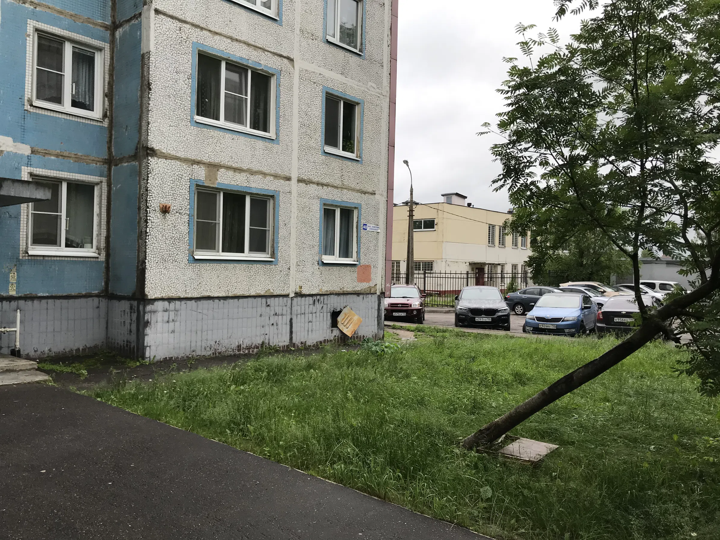Панелька с двориком, фото 4