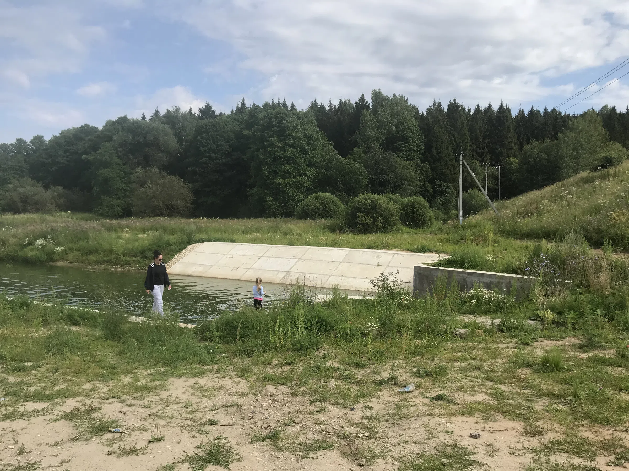 Лесное озеро с берегом, фото 2