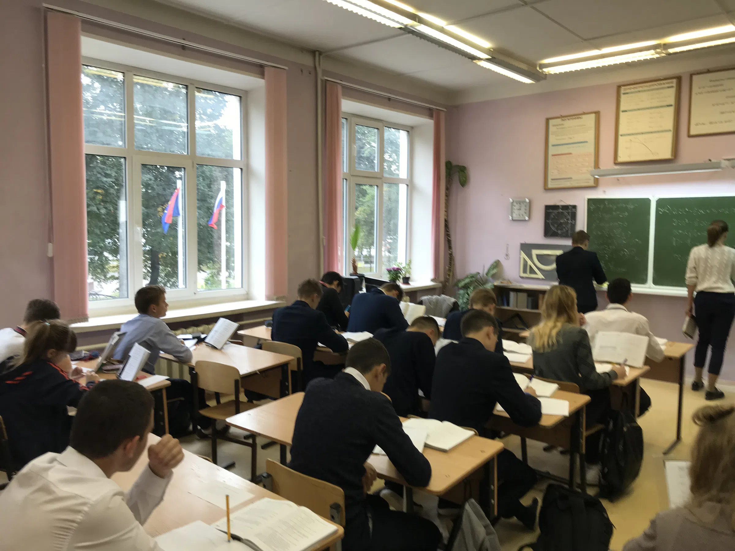 Классическая школа с парадным входом, фото 24