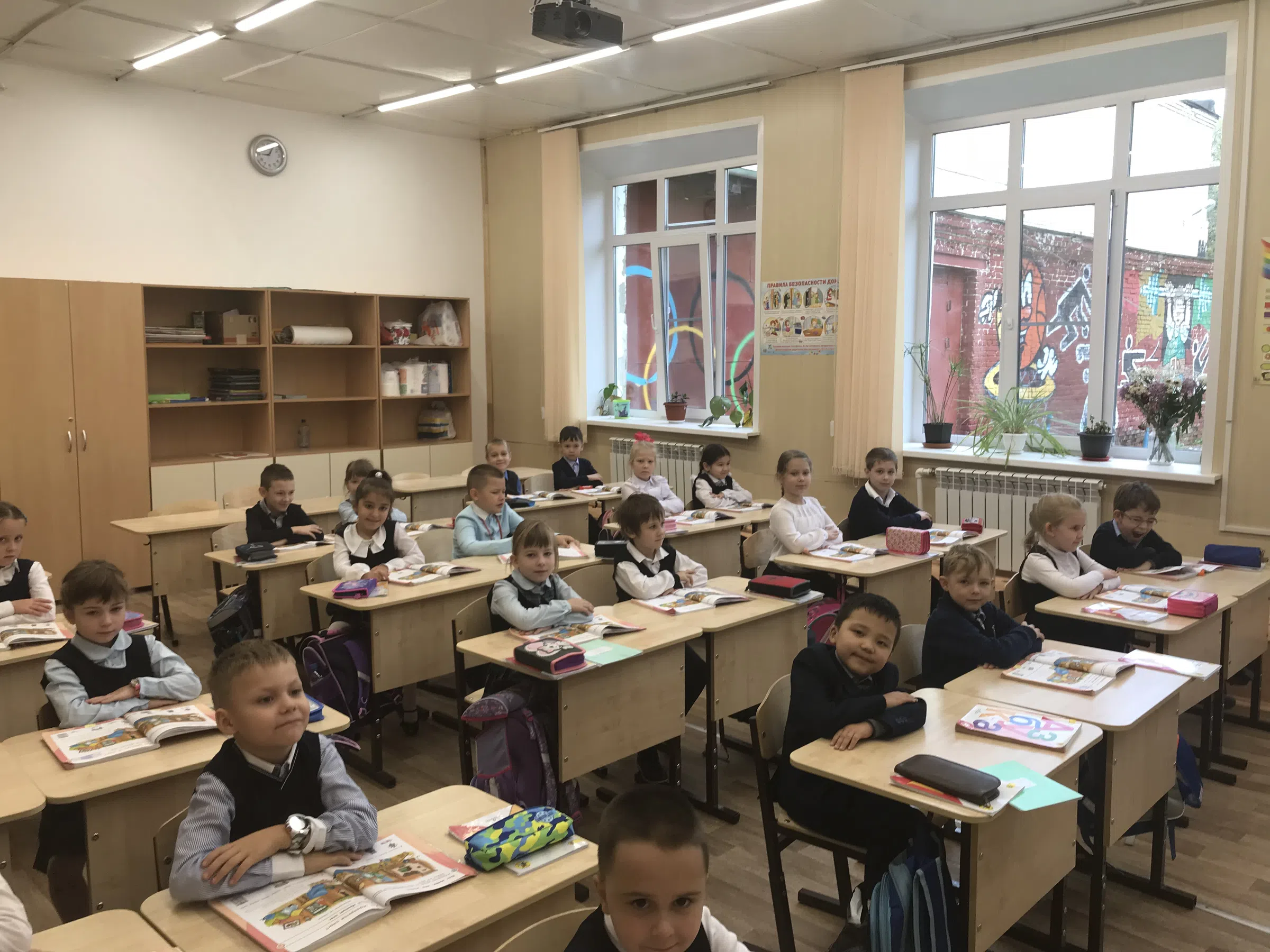 Классическая школа с парадным входом, фото 18