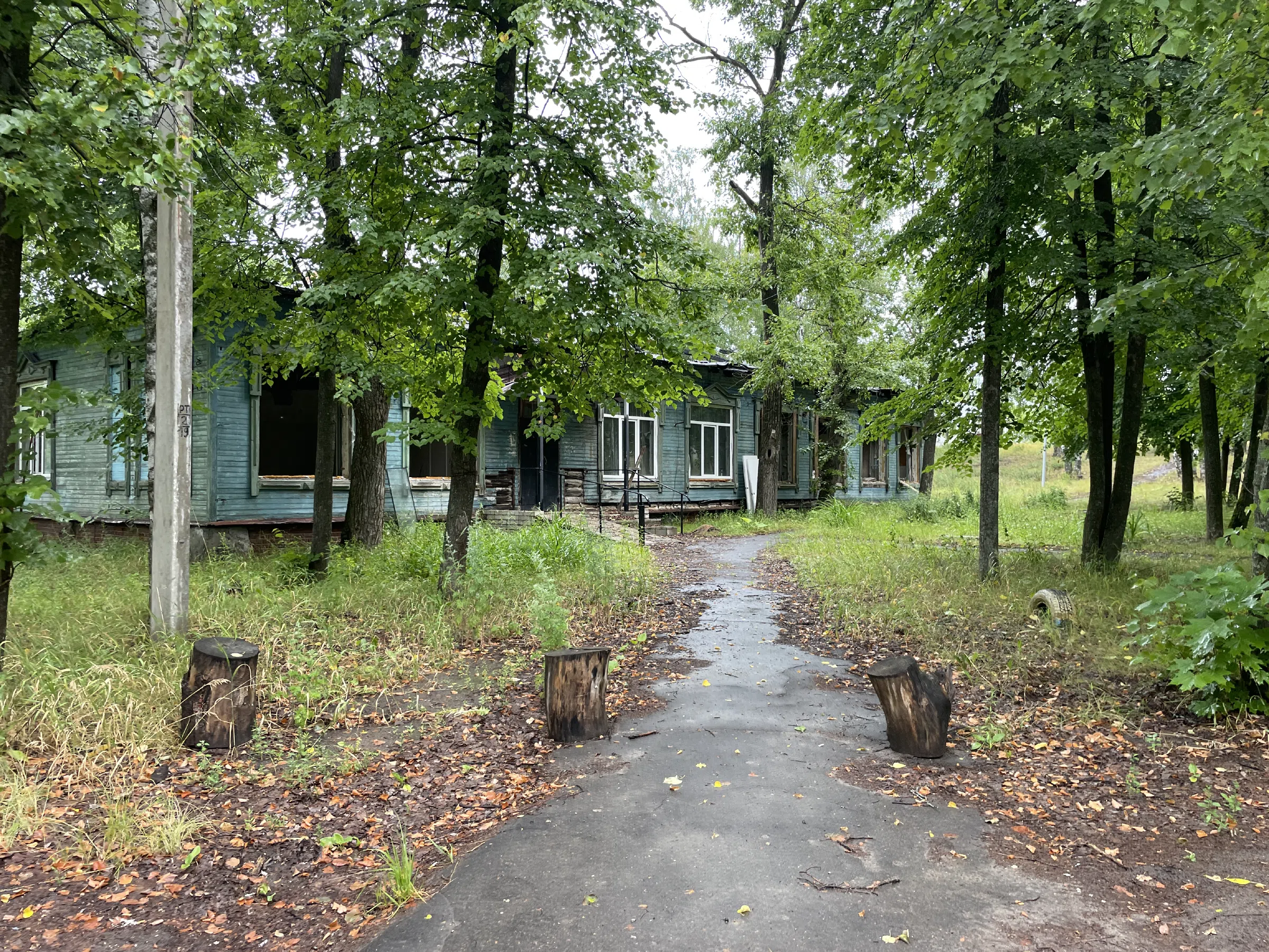 Заброшенная деревянная больница, фото 3