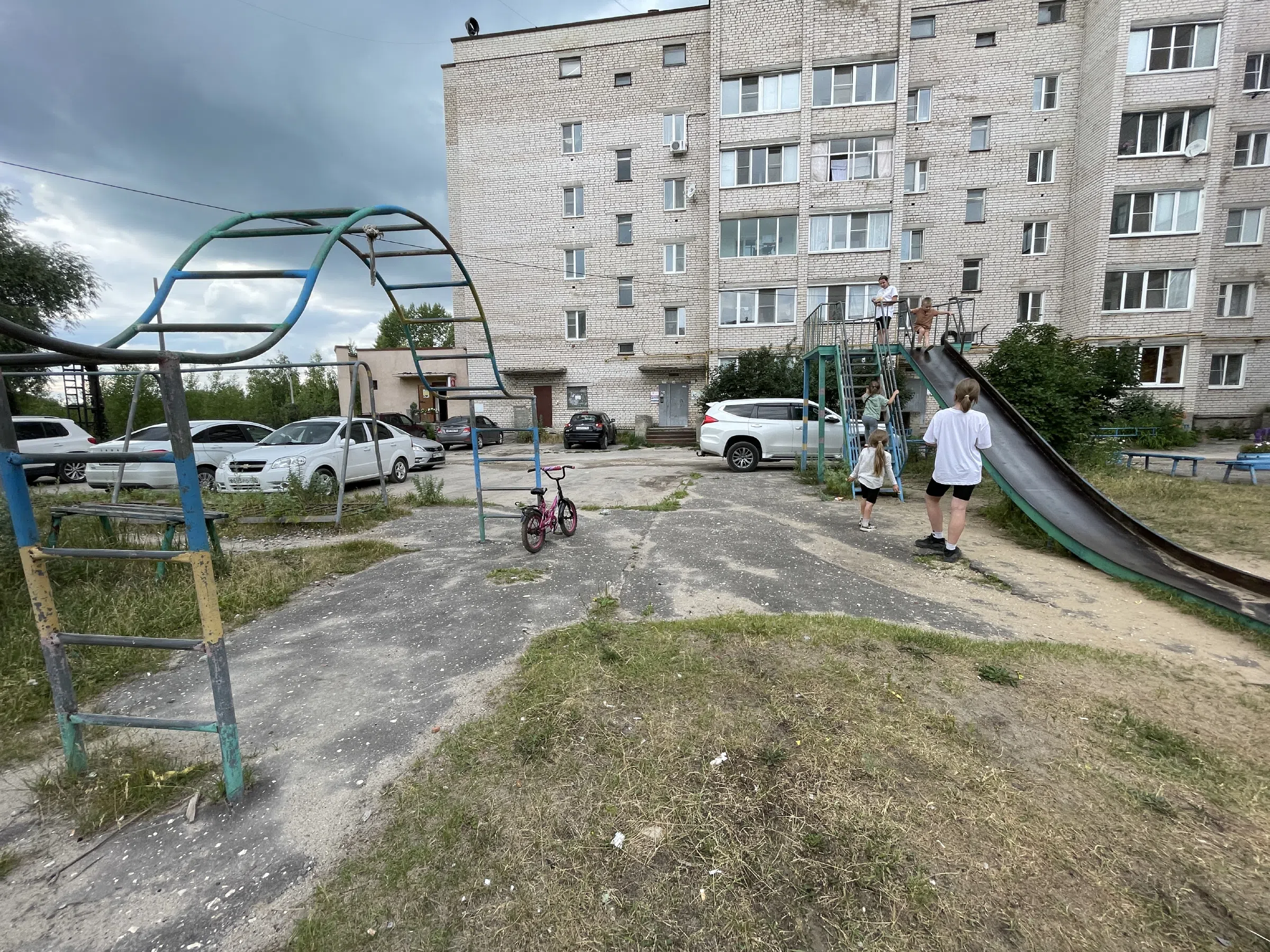 Панельный дом с трубами, фото 4