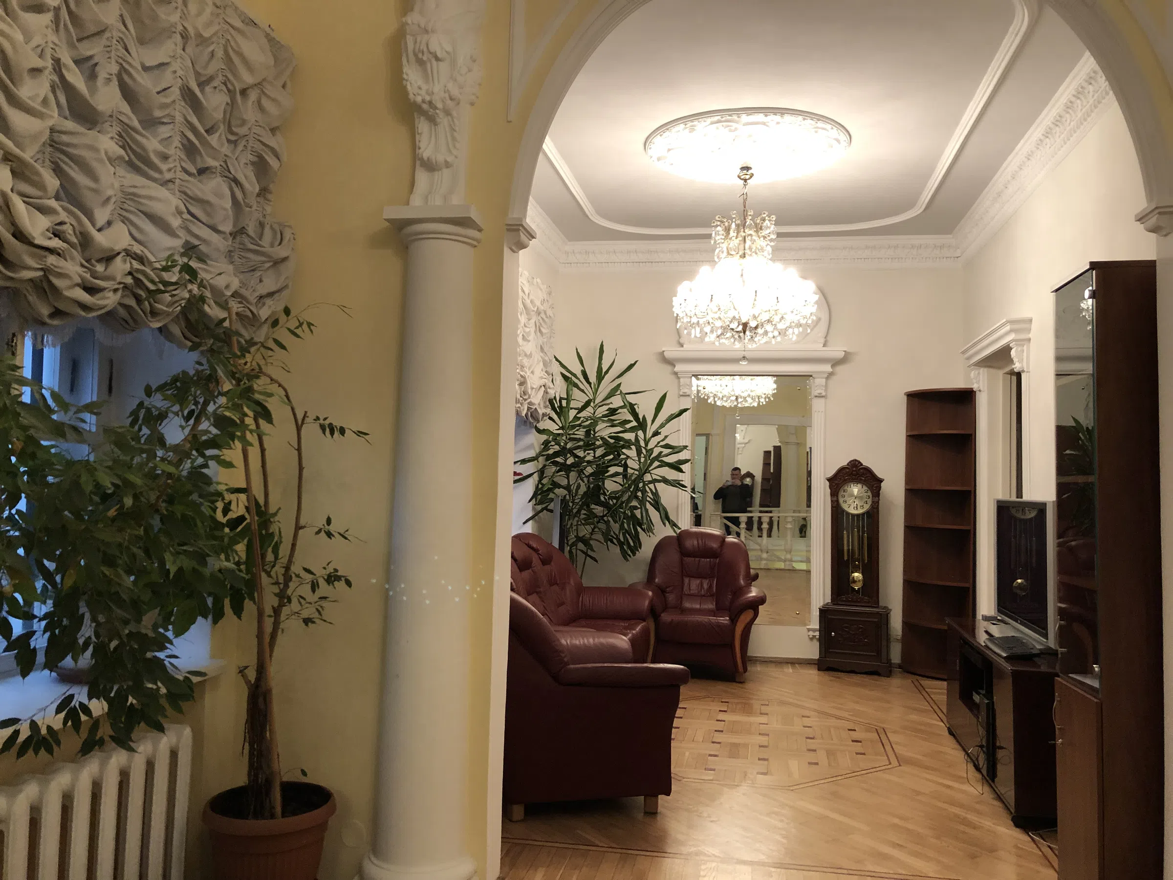 Офис с лепниной и кухней, фото 13