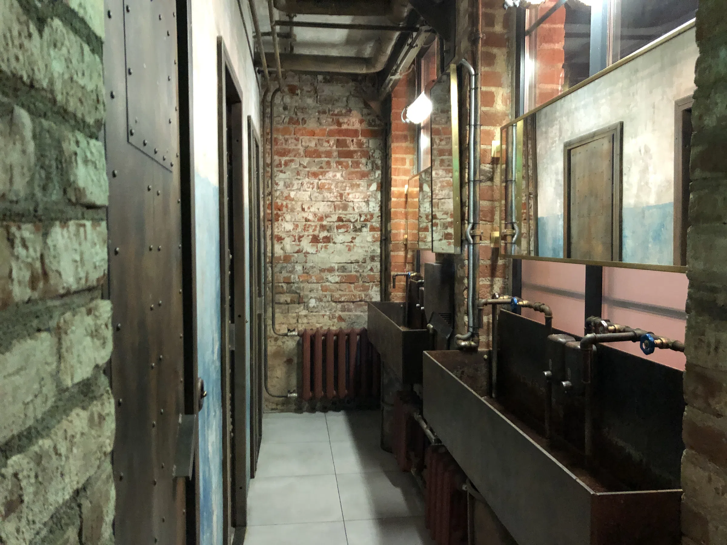 Лофт-бар с винтовой лестницей, фото 19