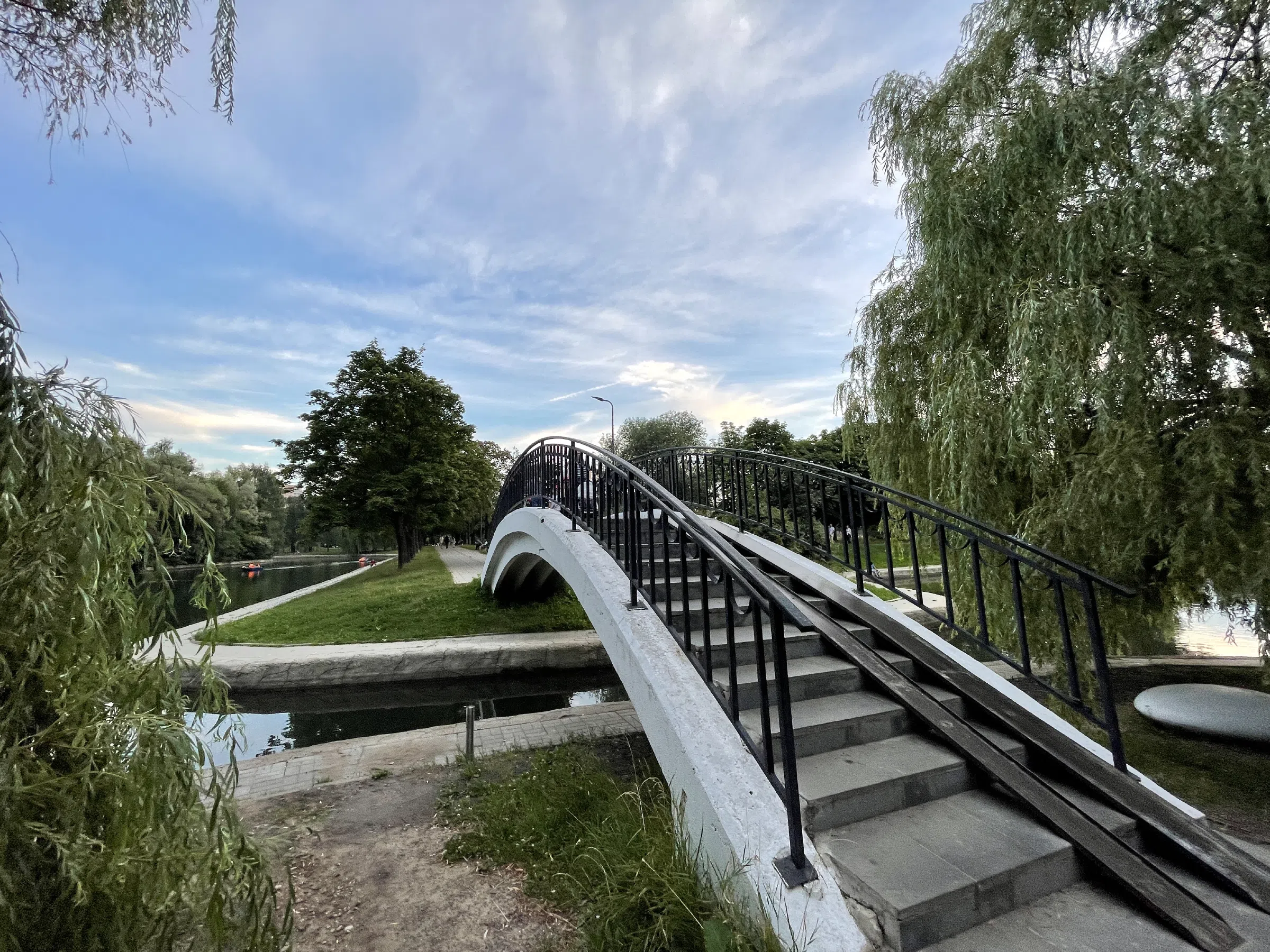 Парк с каруселями и воркаутом, фото 13