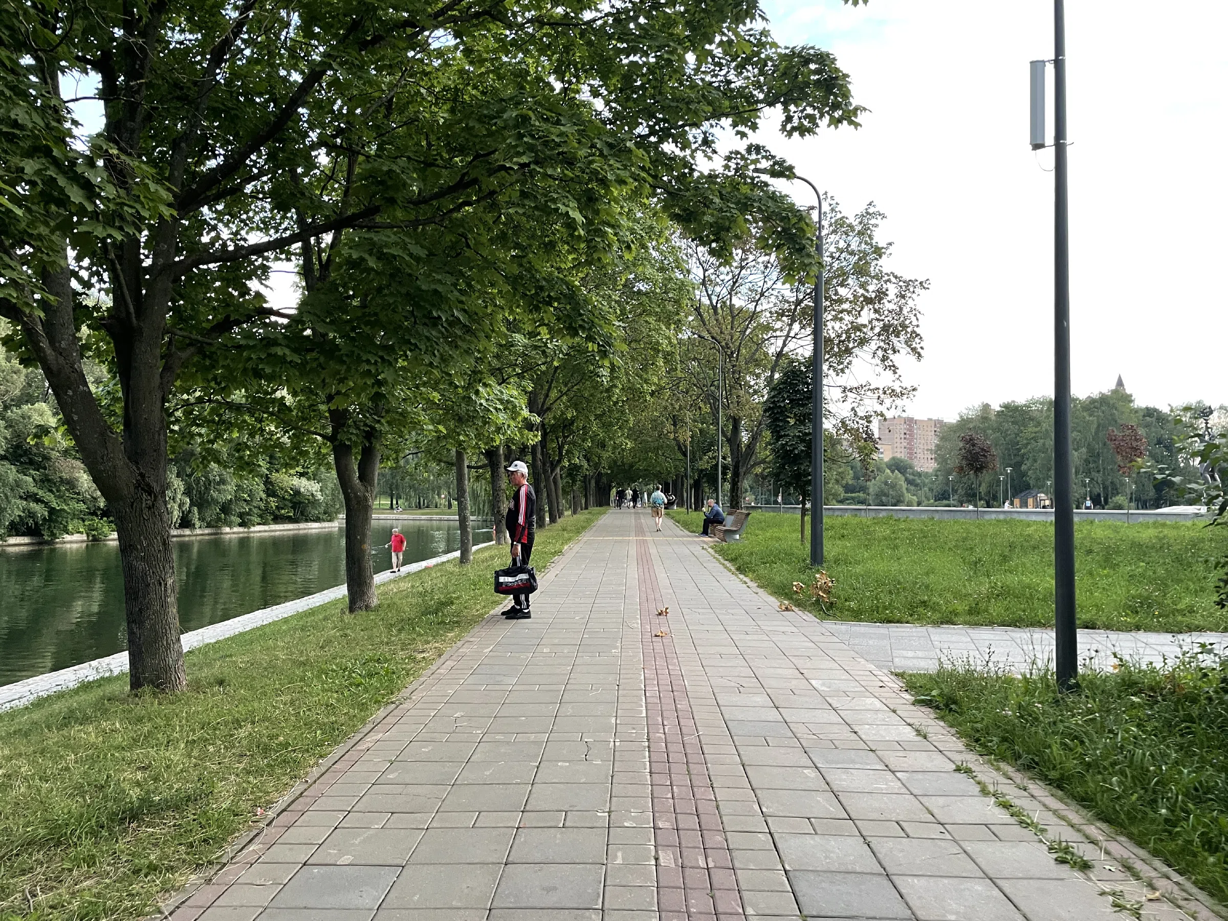 Парк с каруселями и воркаутом, фото 17
