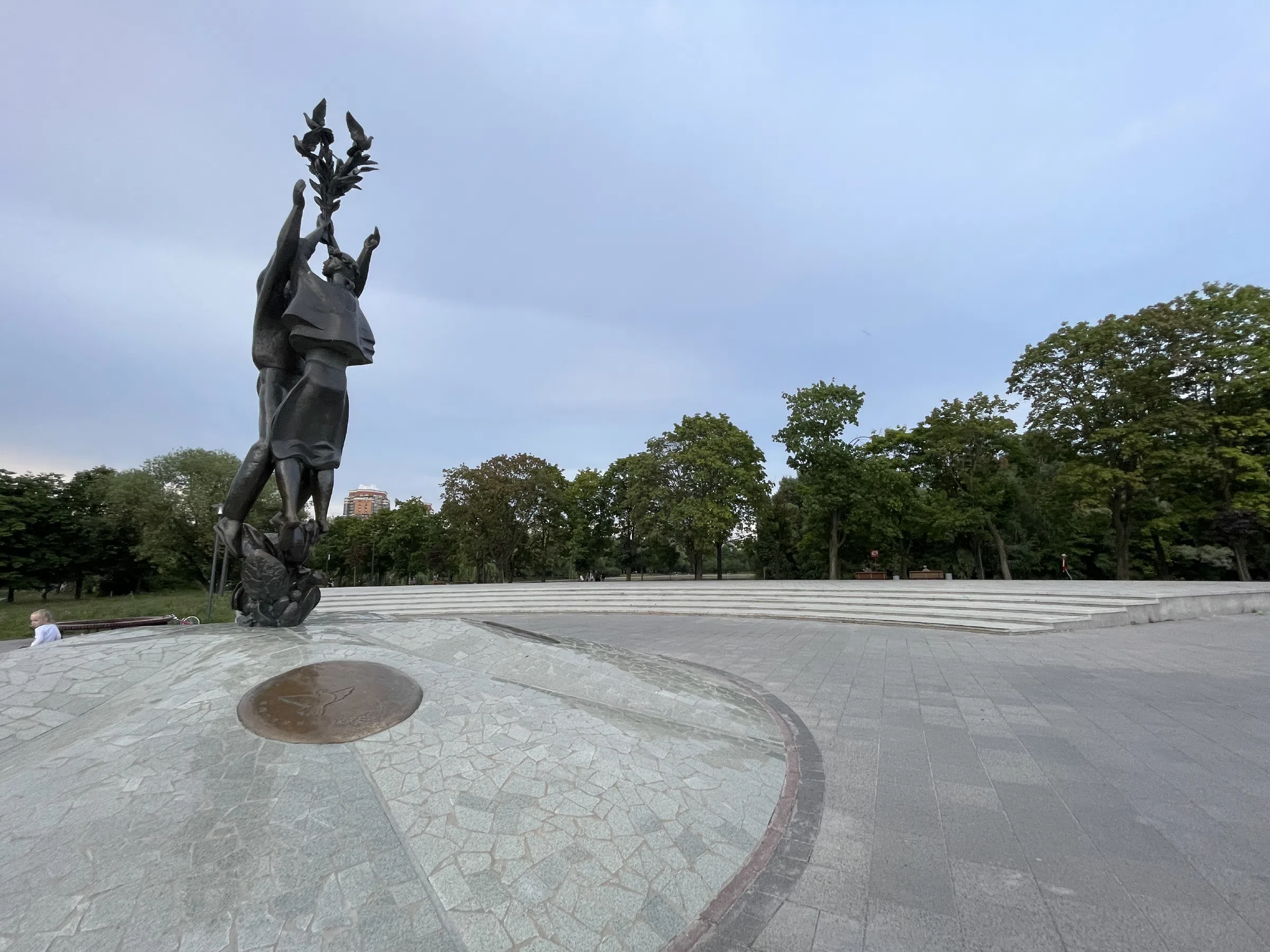 Парк с каруселями и воркаутом, фото 23