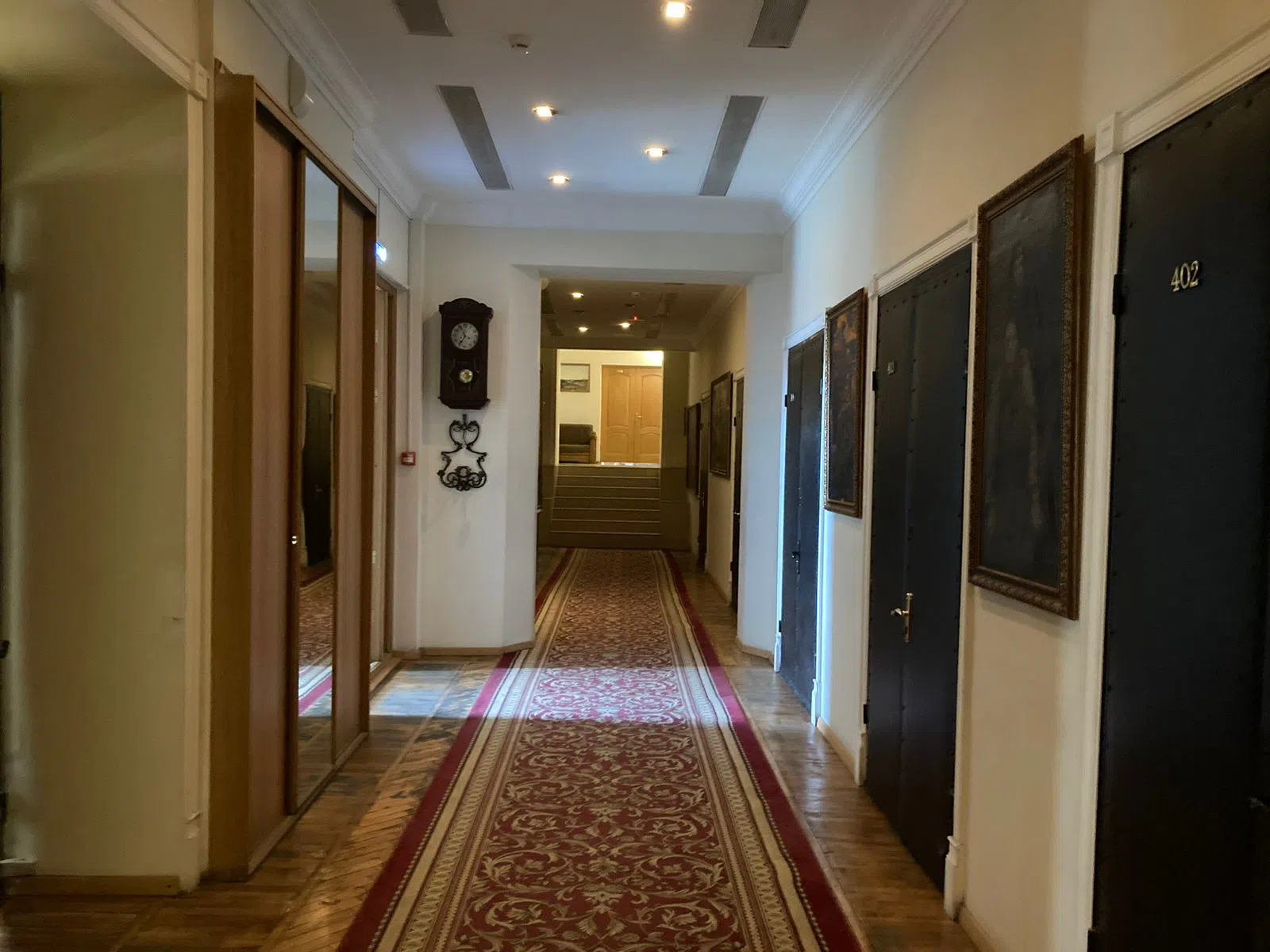 Кабинеты с резным деревом, фото 5