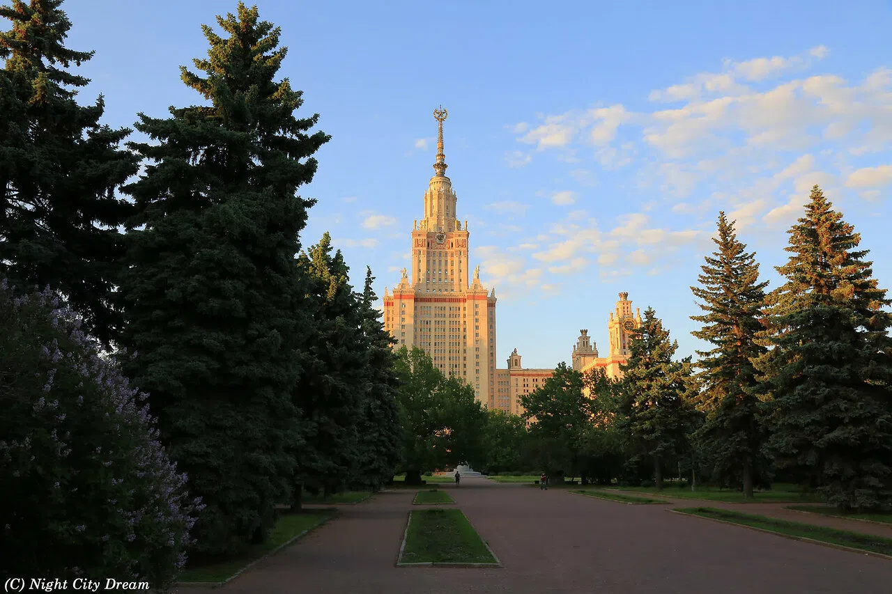 Классический ВУЗ с парком, фото 2