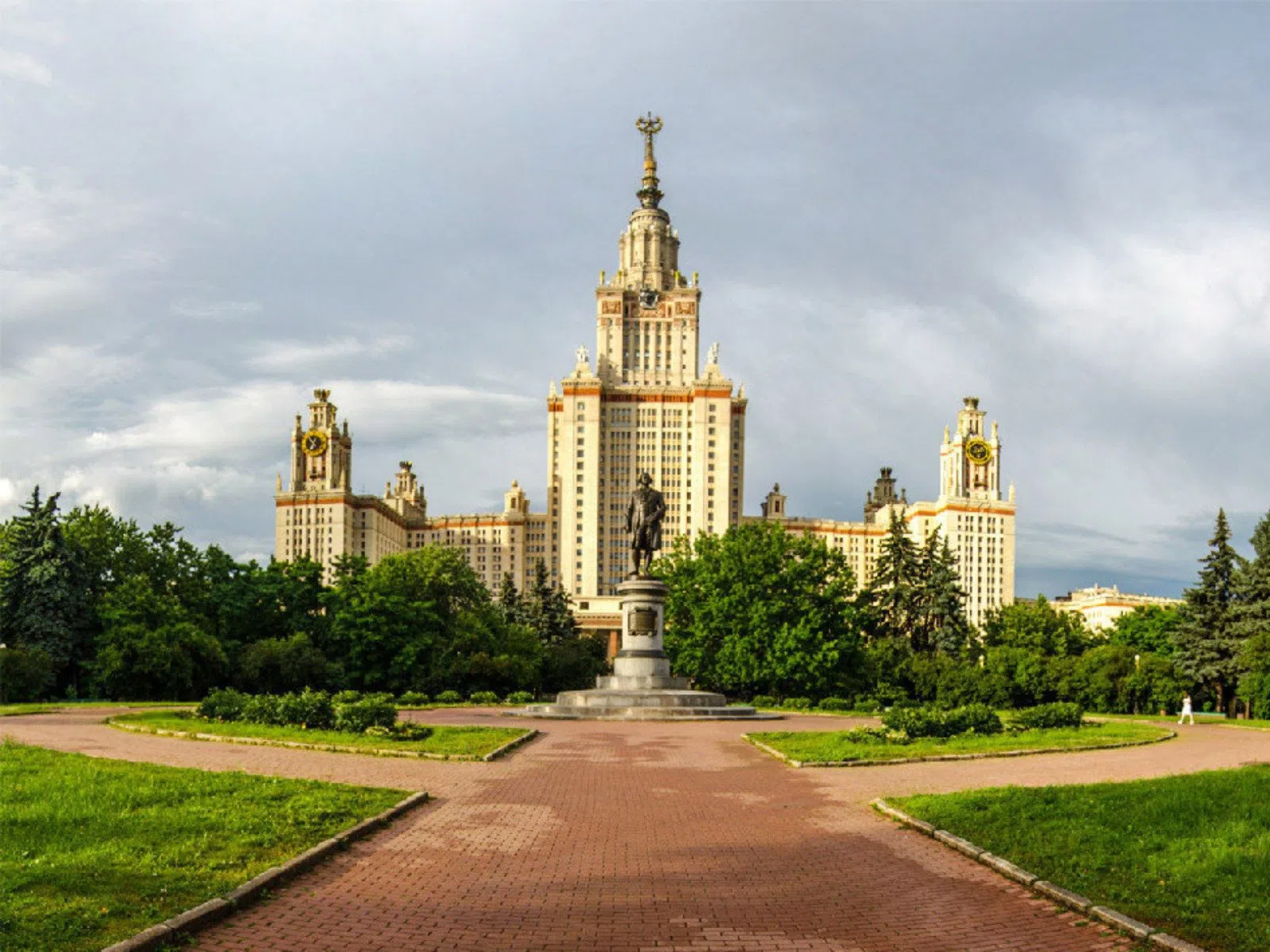 Классический ВУЗ с парком, фото 3