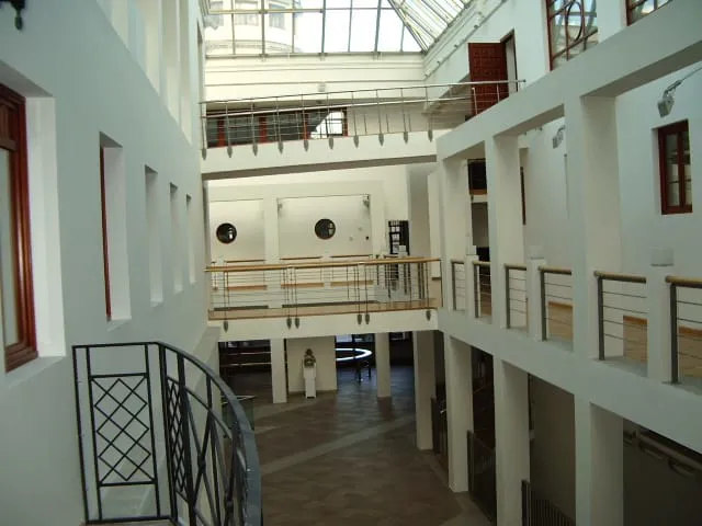 Многоуровневый офис с винтовой лестницей, фото 23