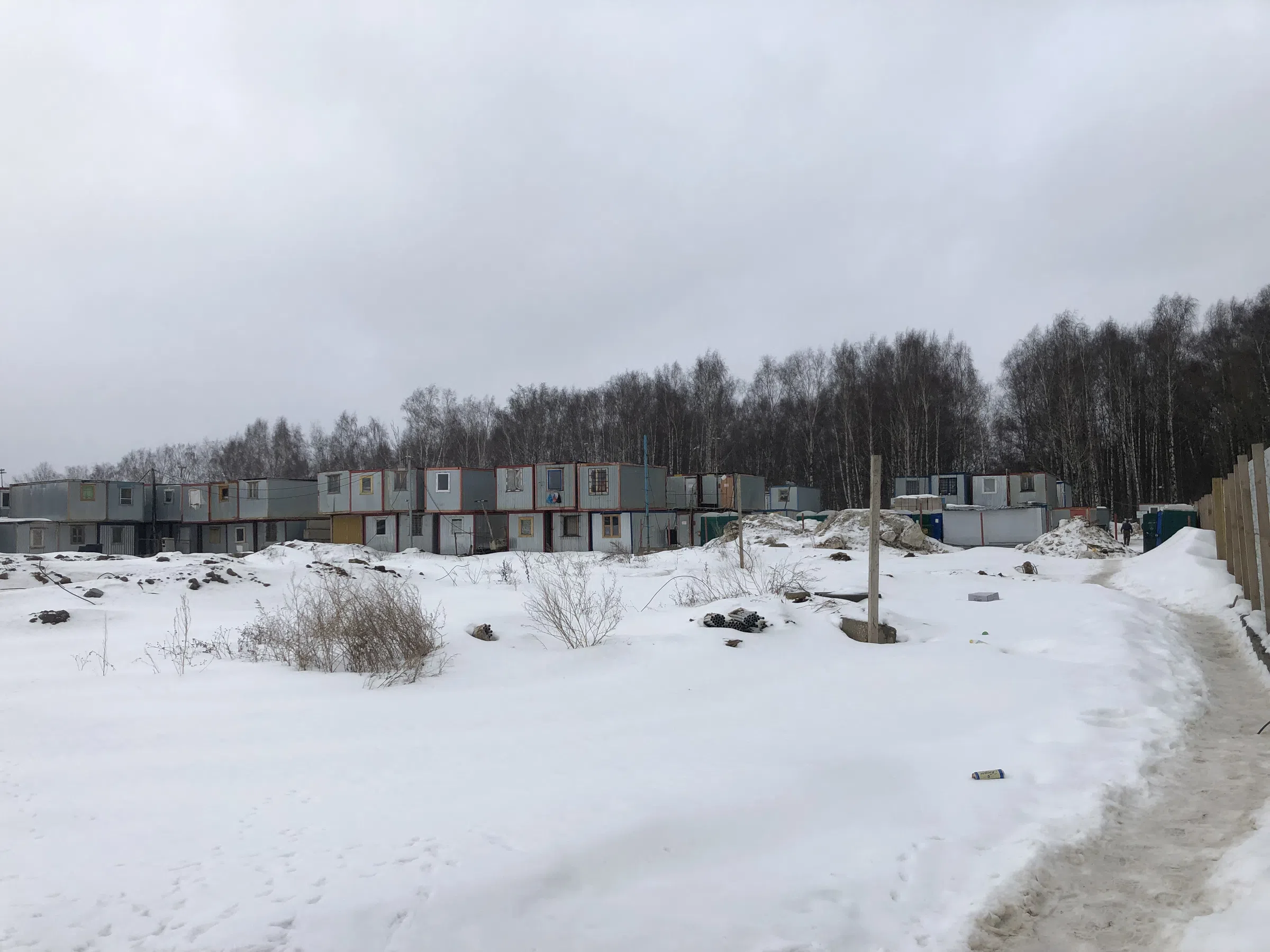 Ряды строительных бытовок, фото 1