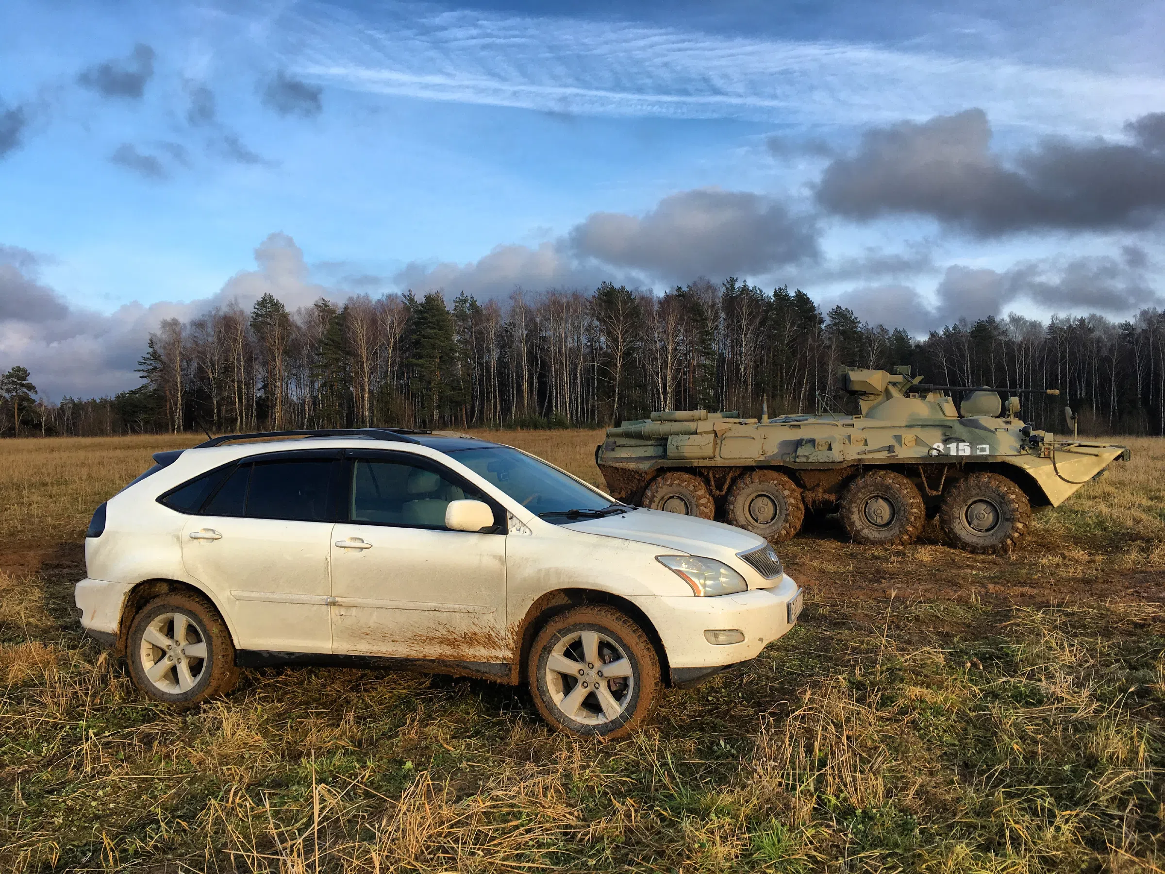 Ряд танков на аэродроме, фото 11