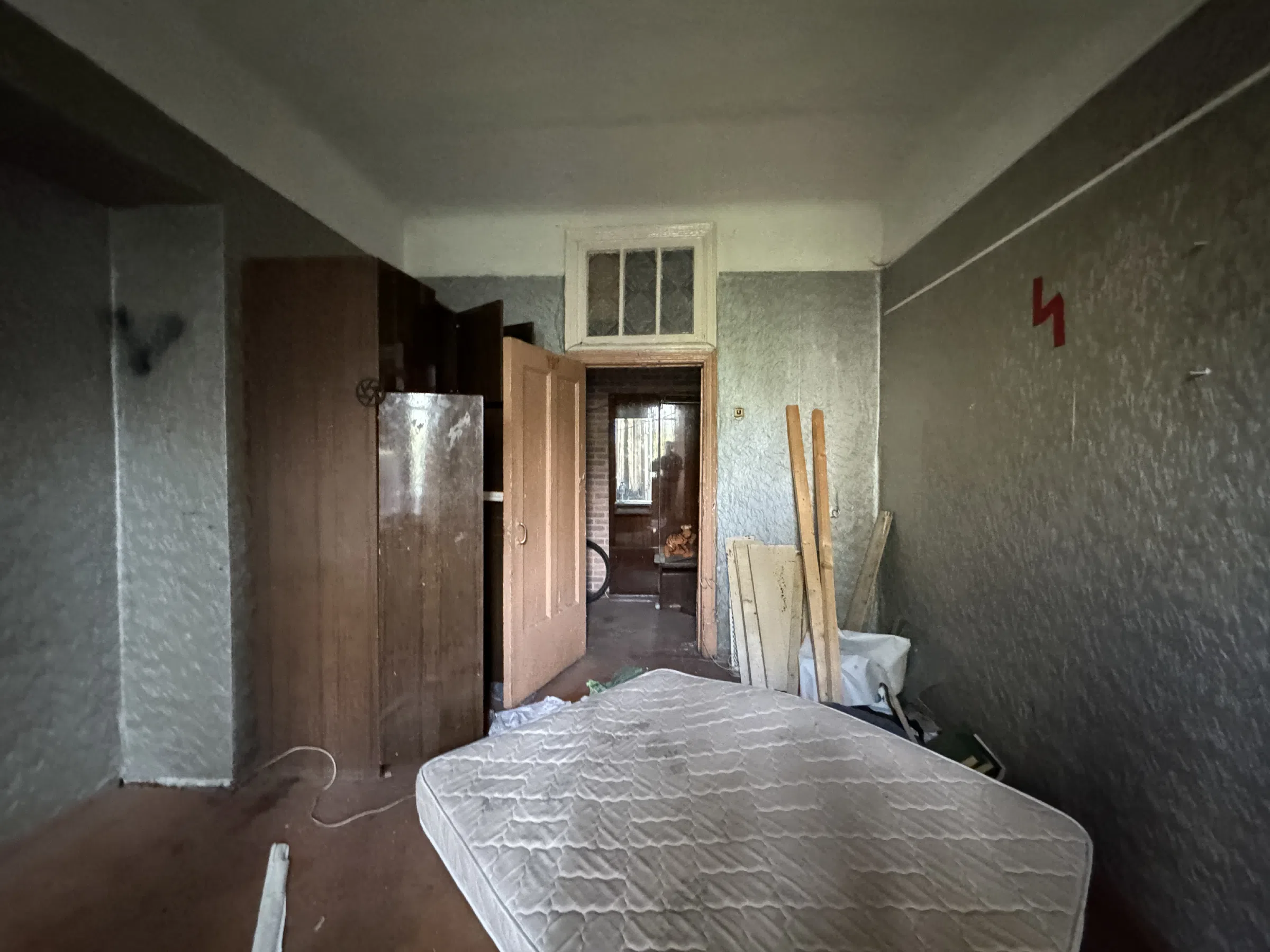 Заброшенная сталинка с видом, фото 7