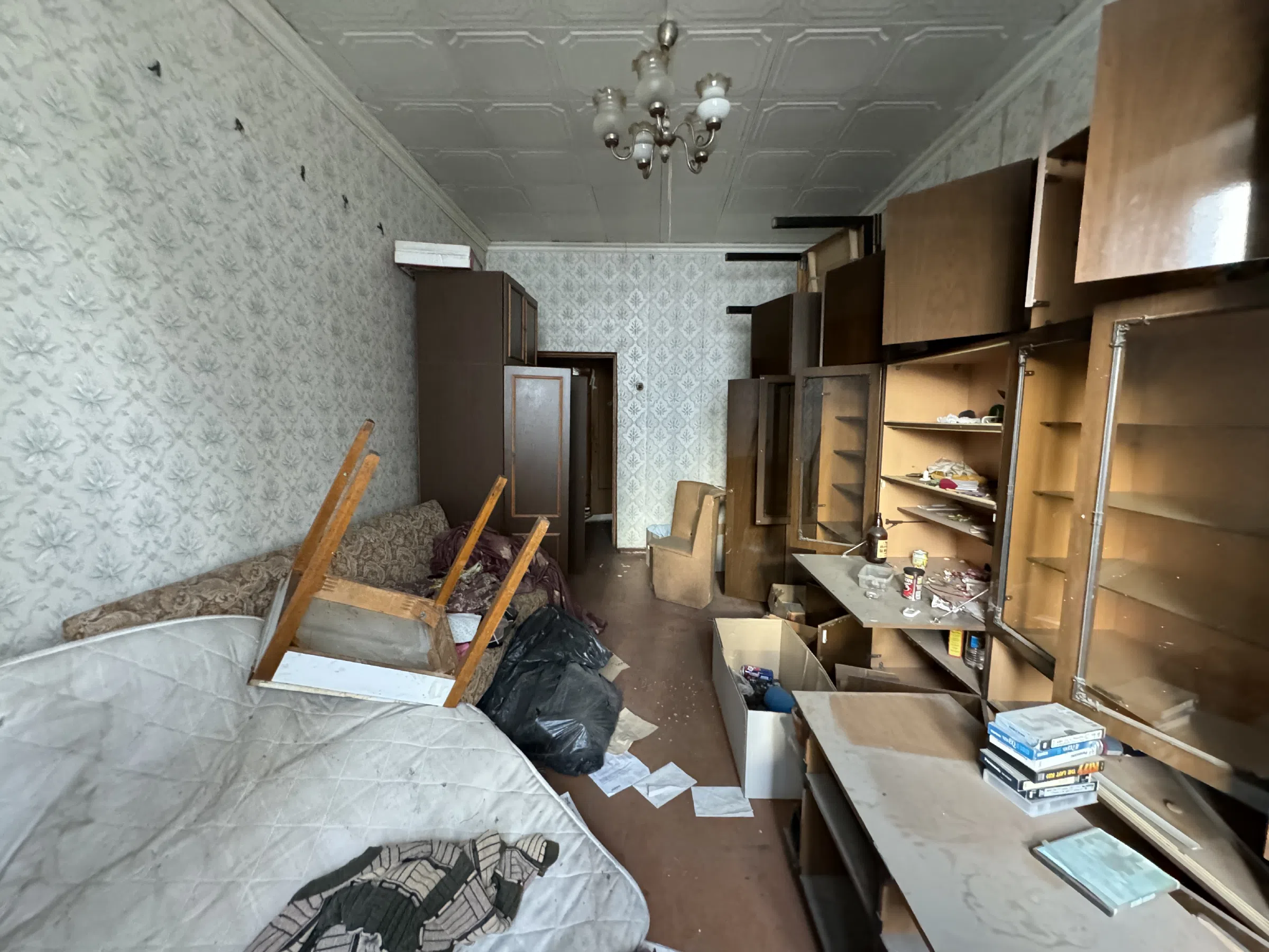 Заброшенная сталинка с видом, фото 3