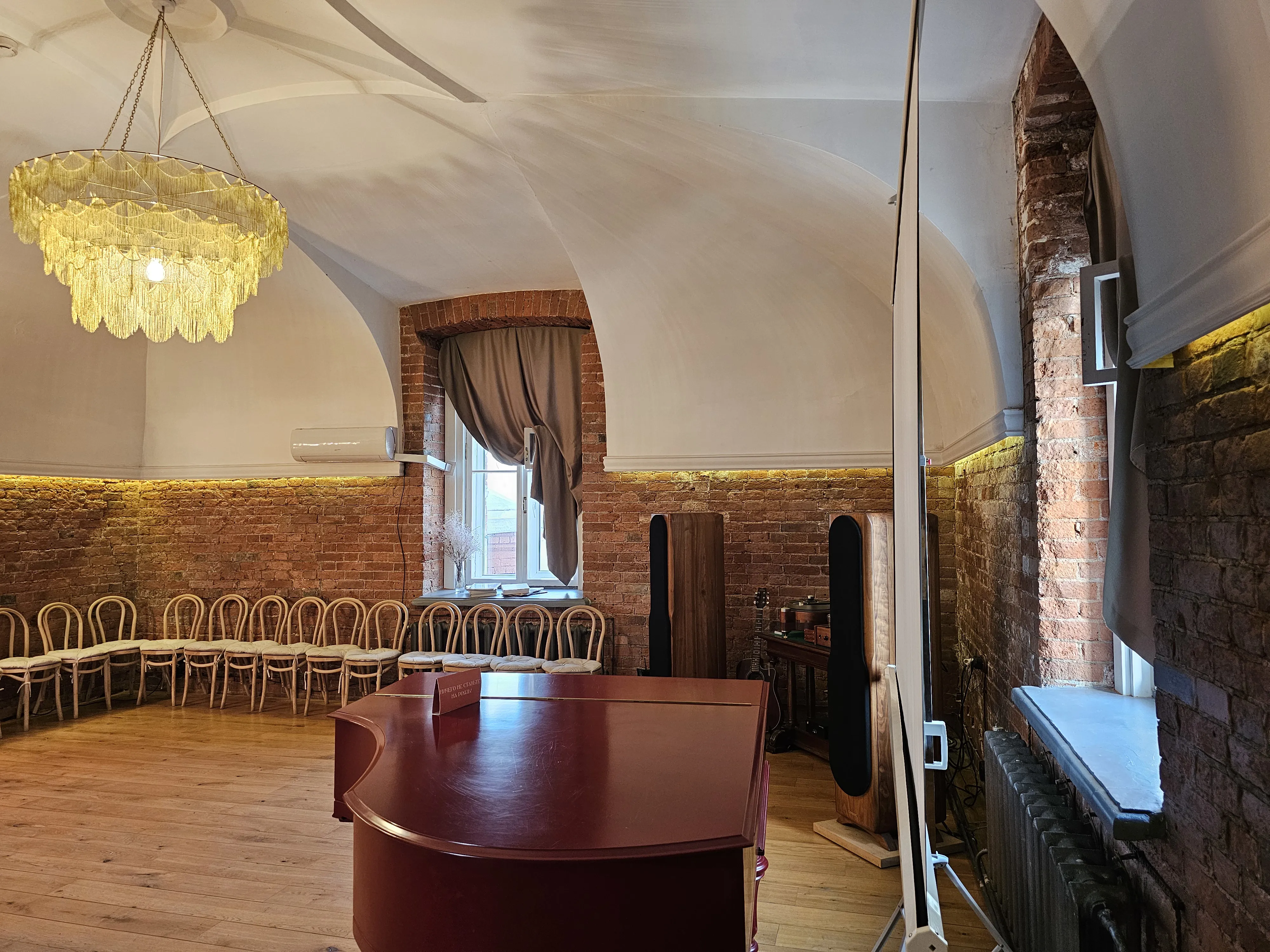 Лофт с арками и кирпичом, фото 1