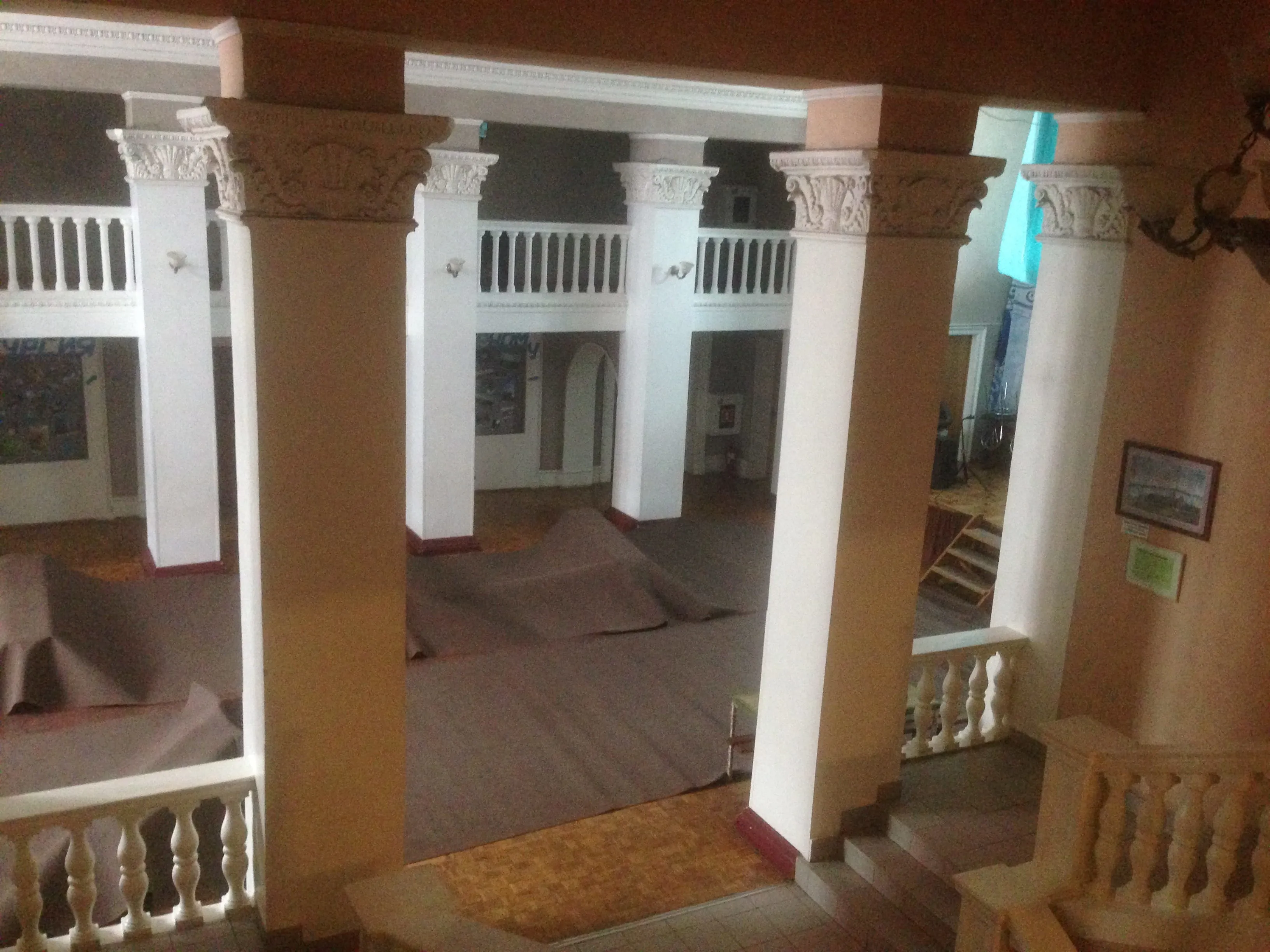 Концертный зал с колоннами, фото 15