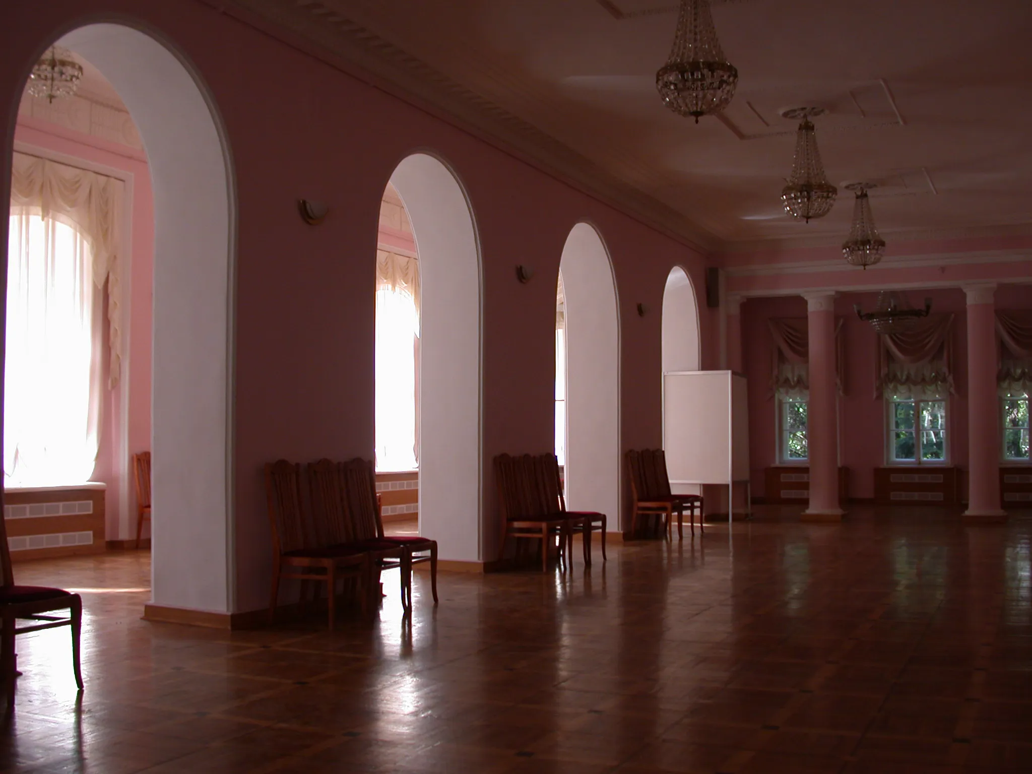 Классический зал с балконами, фото 8