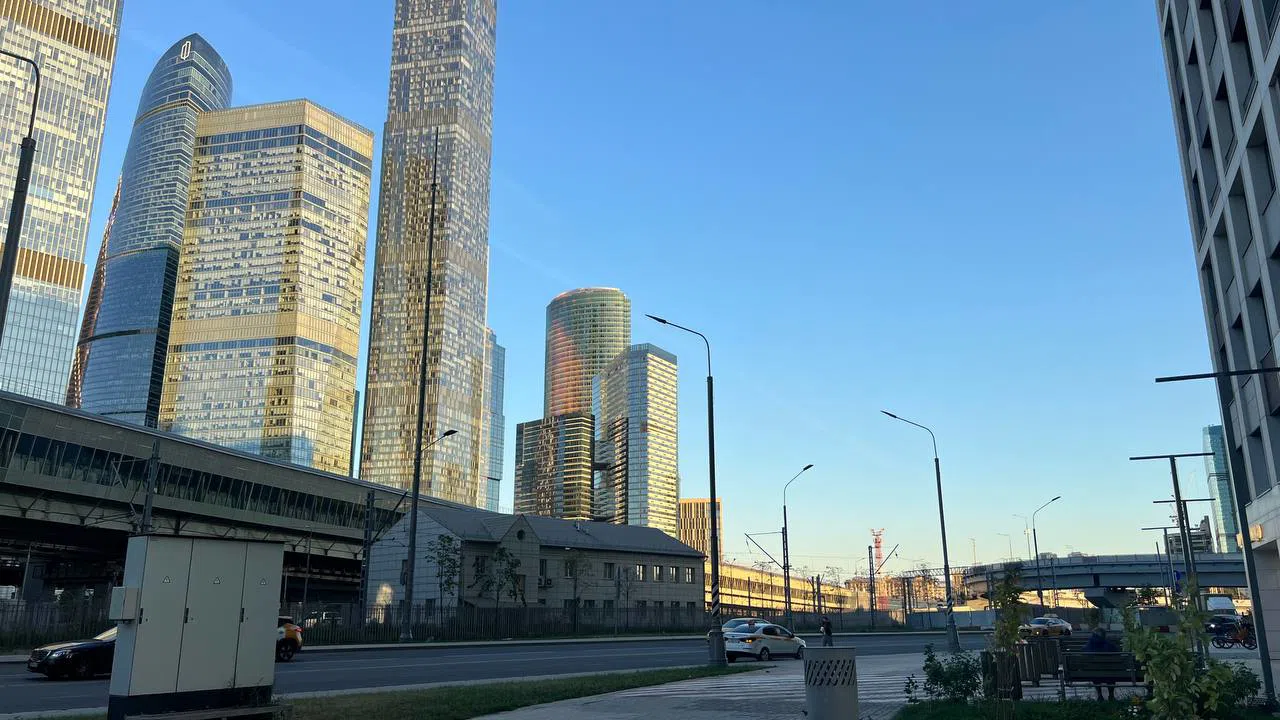 Улица у небоскрёбов, фото 7