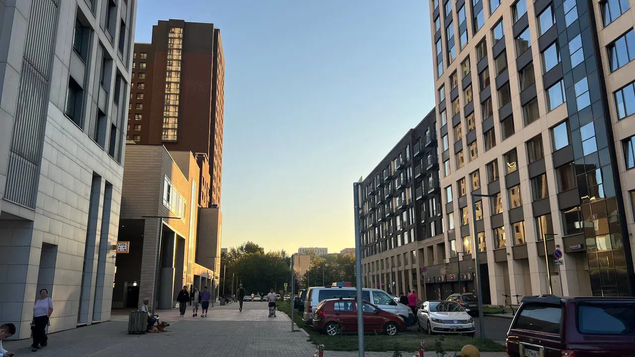 Улица у небоскрёбов, фото 6