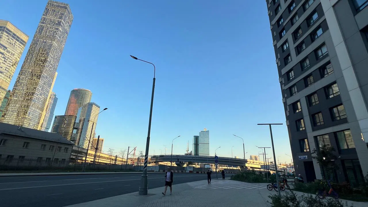 Улица у небоскрёбов, фото 4