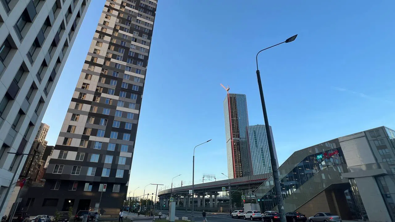 Улица у небоскрёбов, фото 3