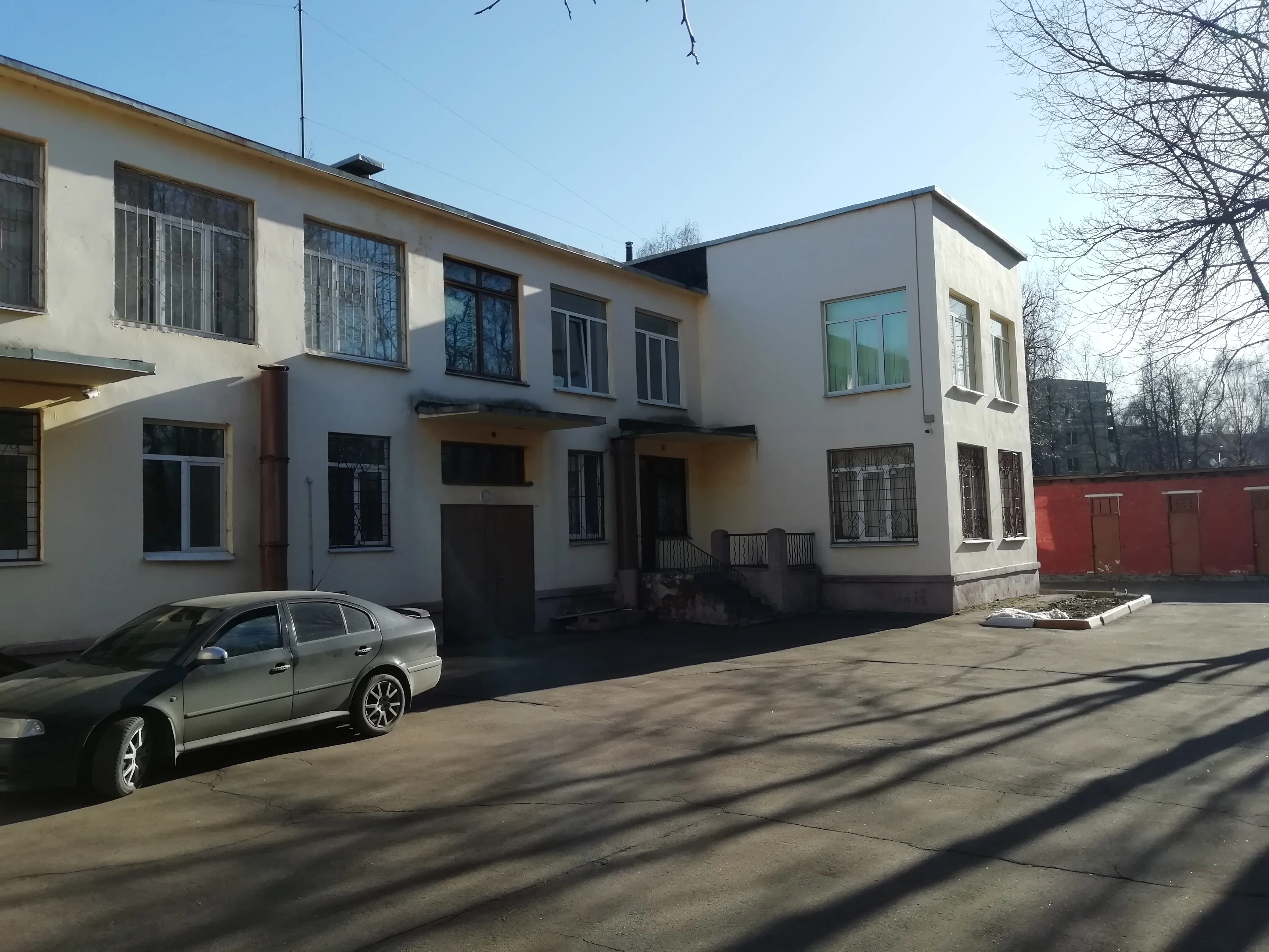 Ретро-школа с витражами, фото 14