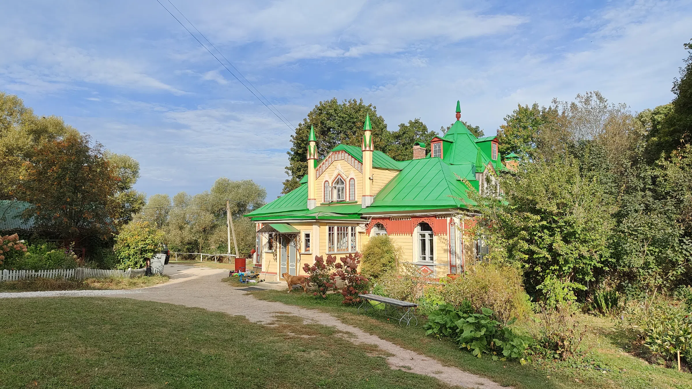 Церковь в кирпичном обводе, фото 6