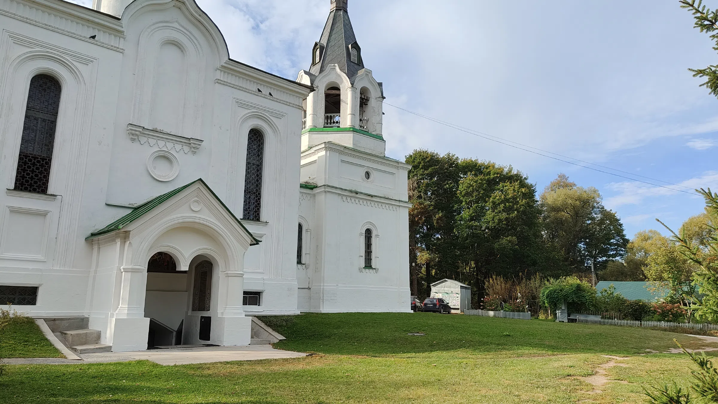Церковь в кирпичном обводе, фото 3