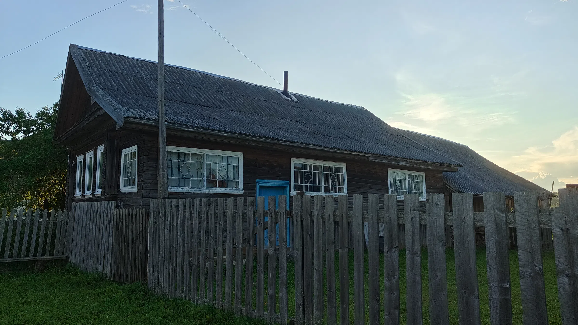Деревенская изба у реки, фото 11